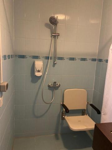 Twin Room - Disability Access photo 3