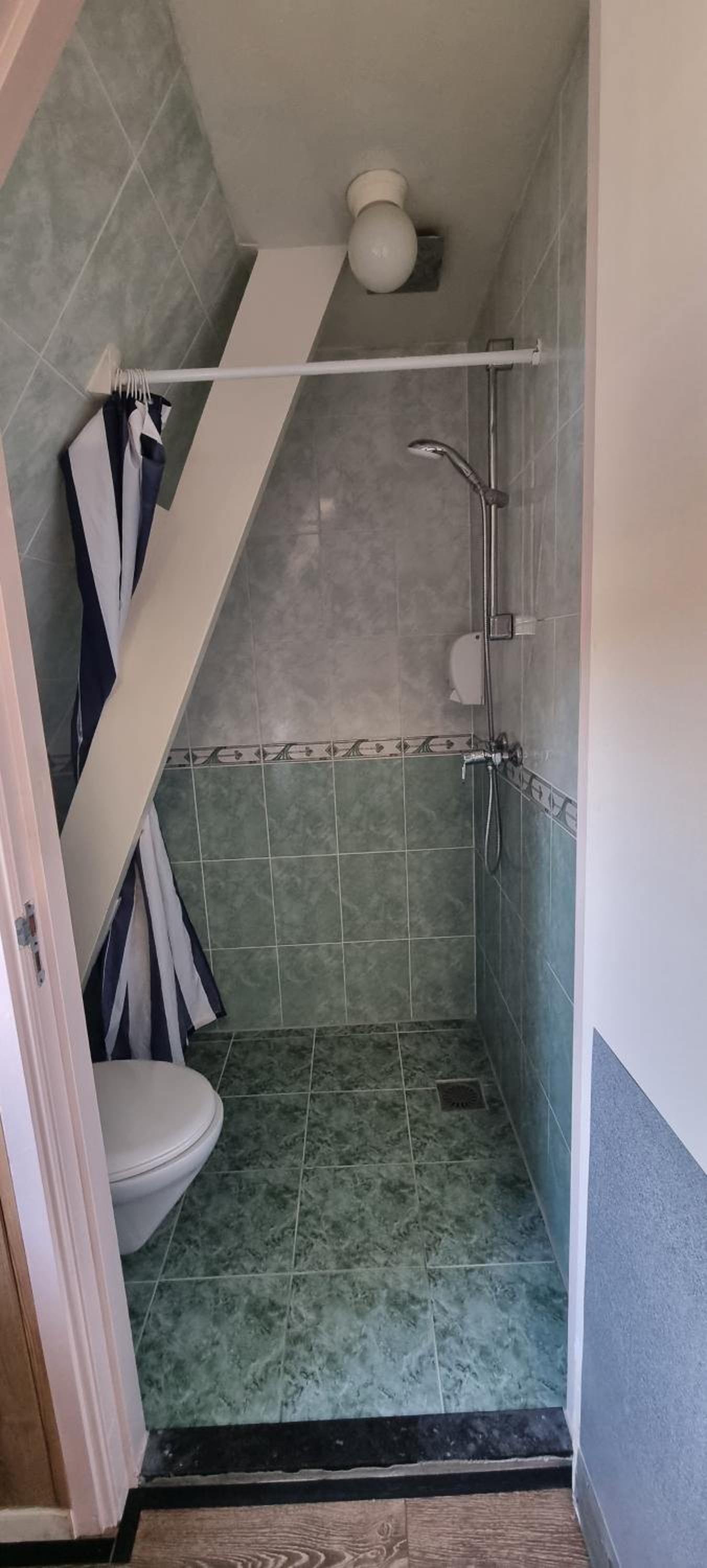Small Single Room photo 3
