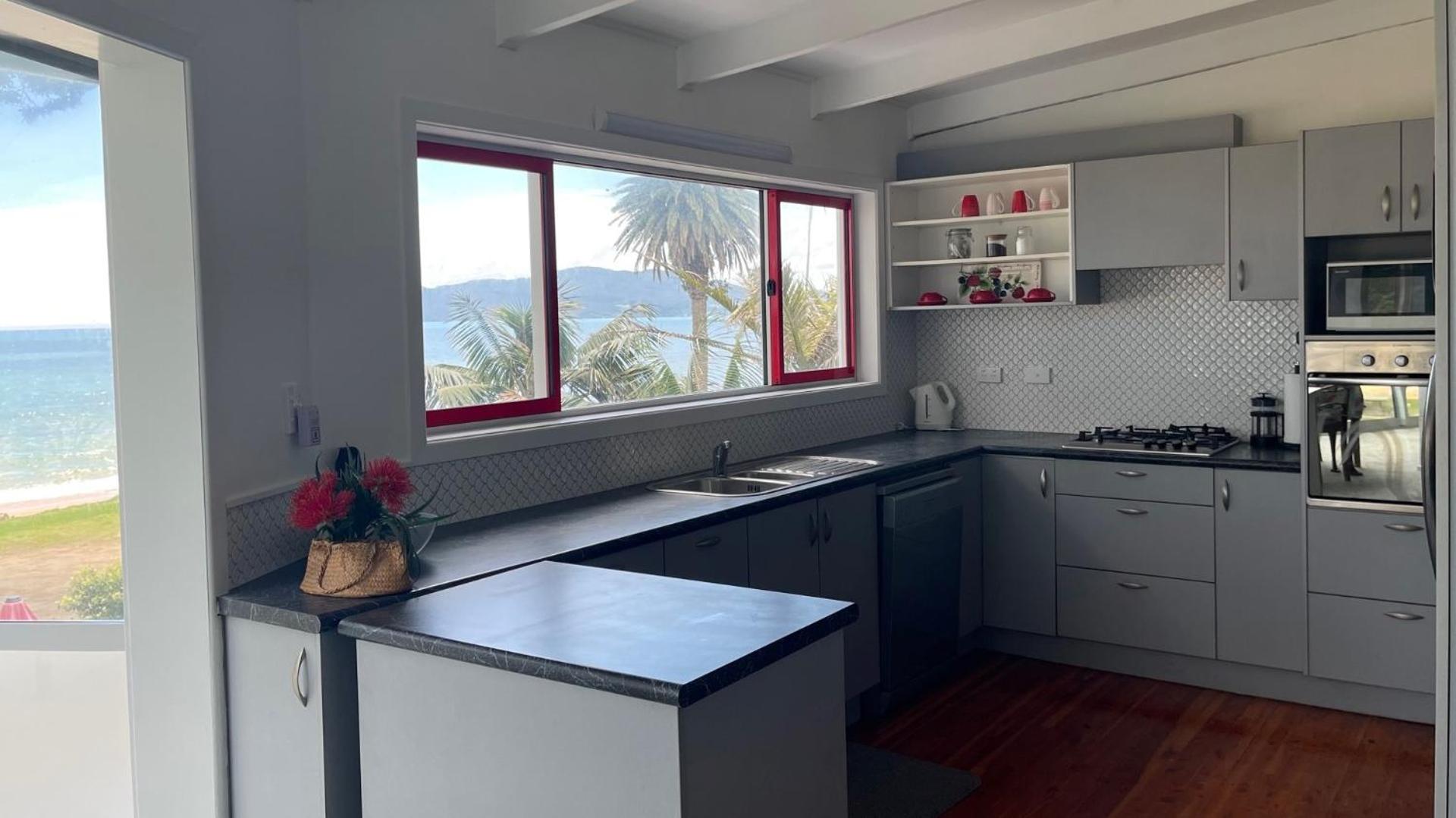 Two-Bedroom Apartment with Sea View photo 3