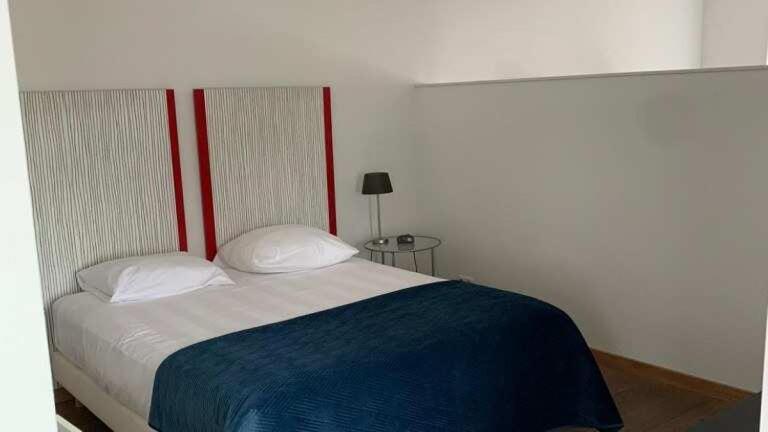 Deluxe Double Room with Bath photo 2