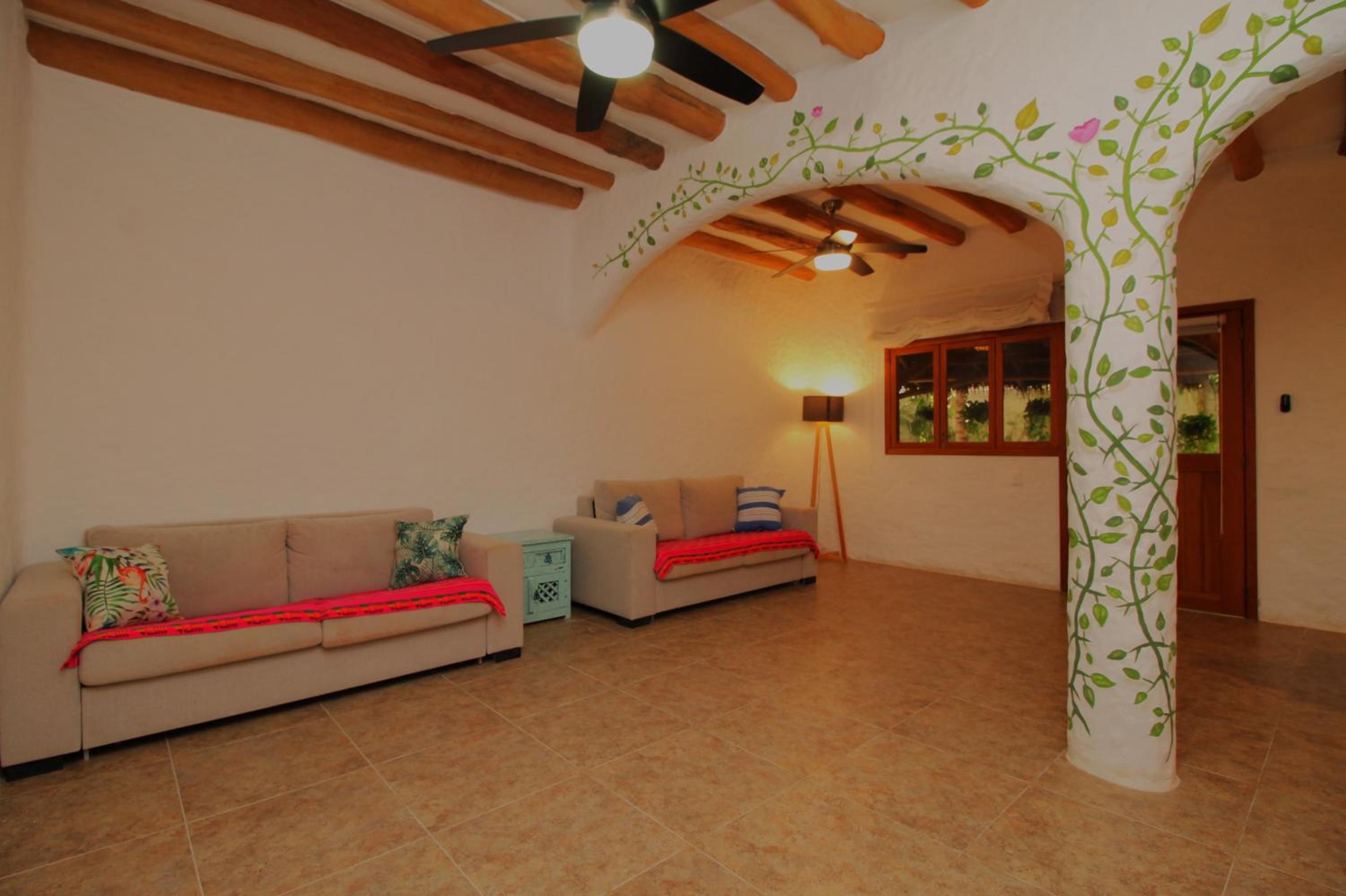 Deluxe Family Room - Photo 12