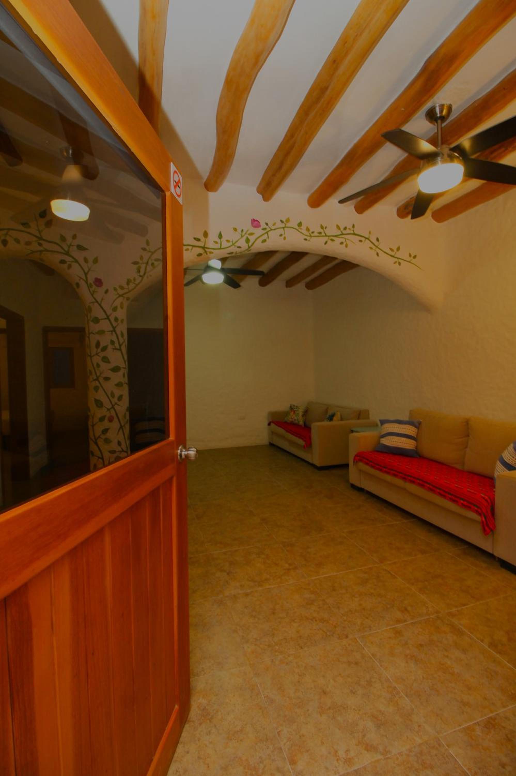Deluxe Family Room - Photo 14