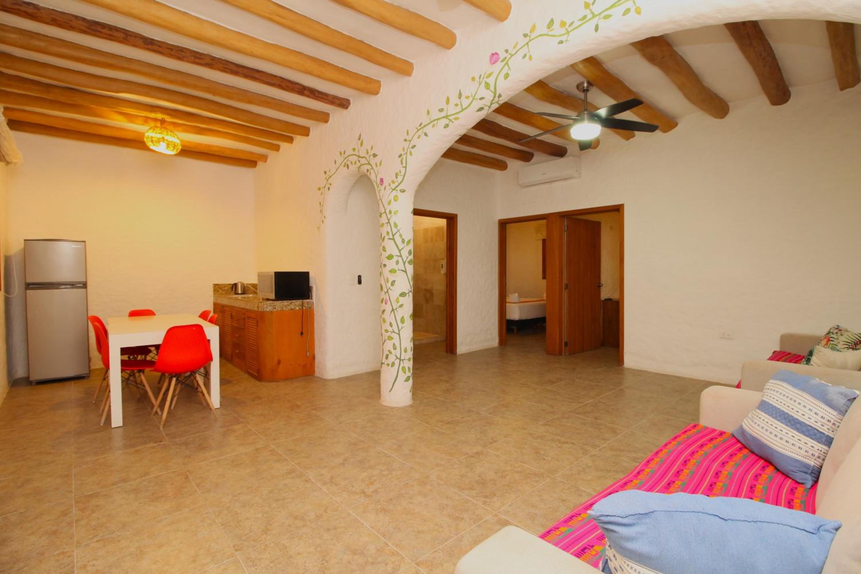 Deluxe Family Room - Photo 13