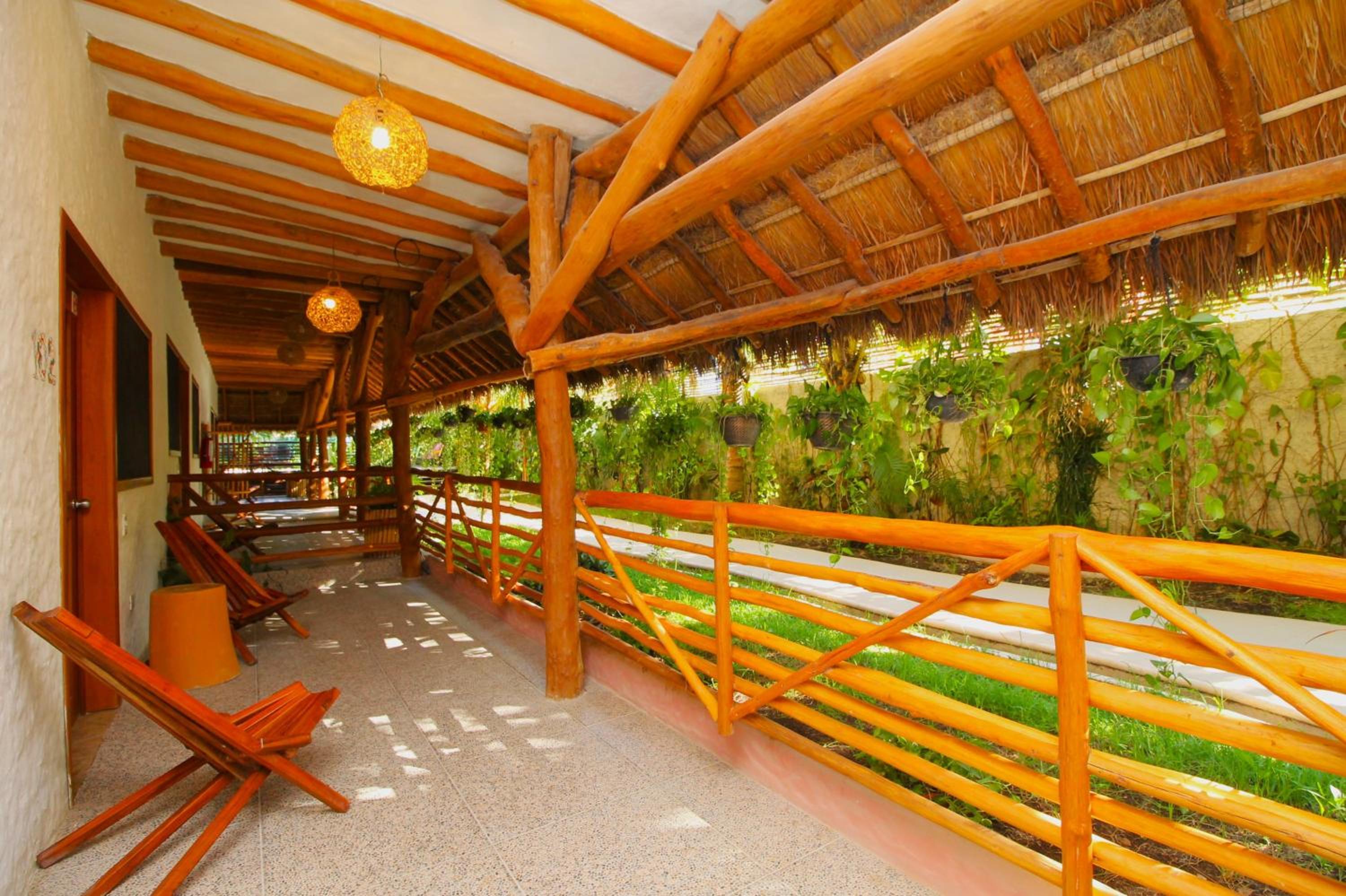 Deluxe Family Room - Photo 2