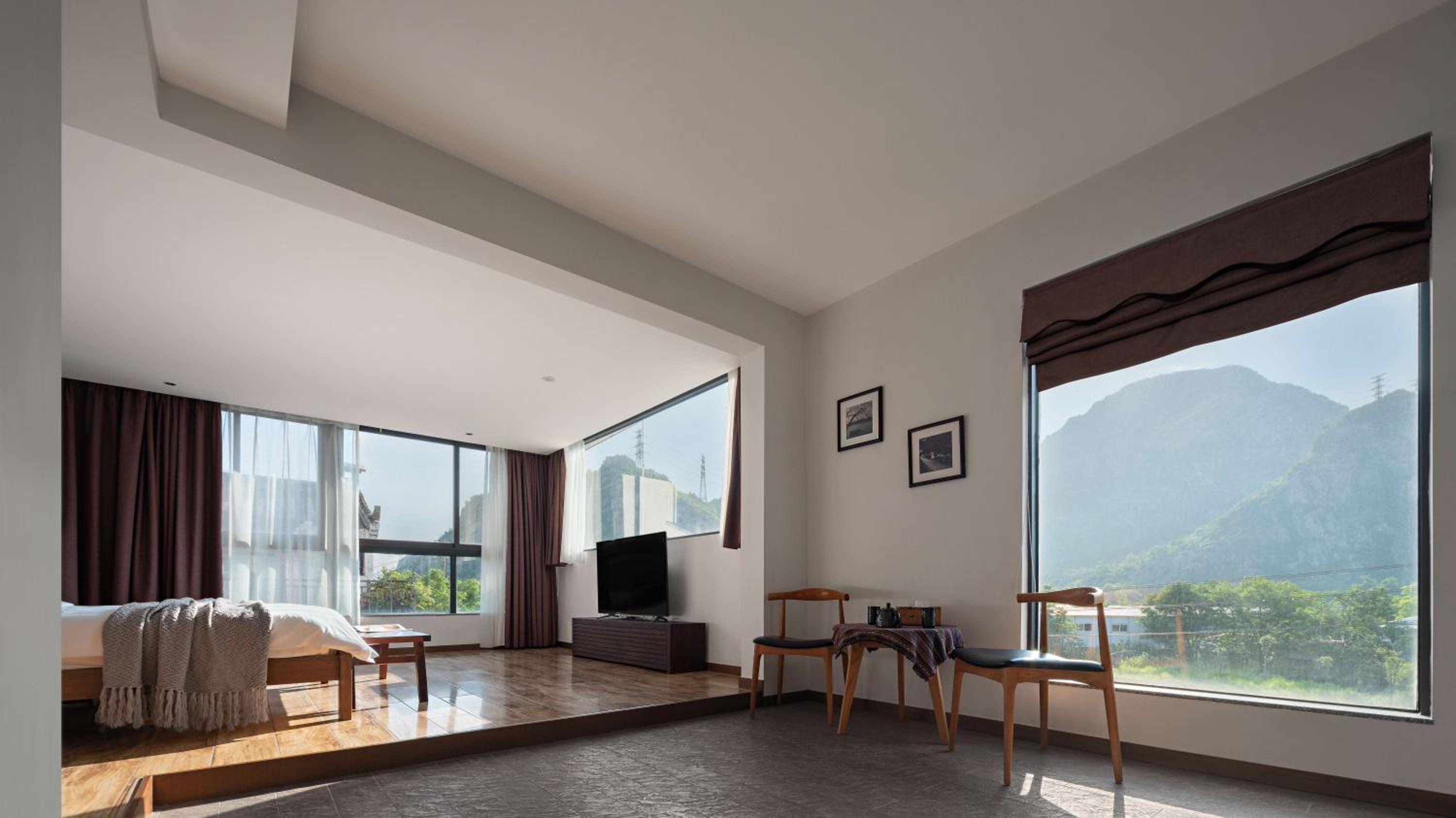King Room with Mountain View