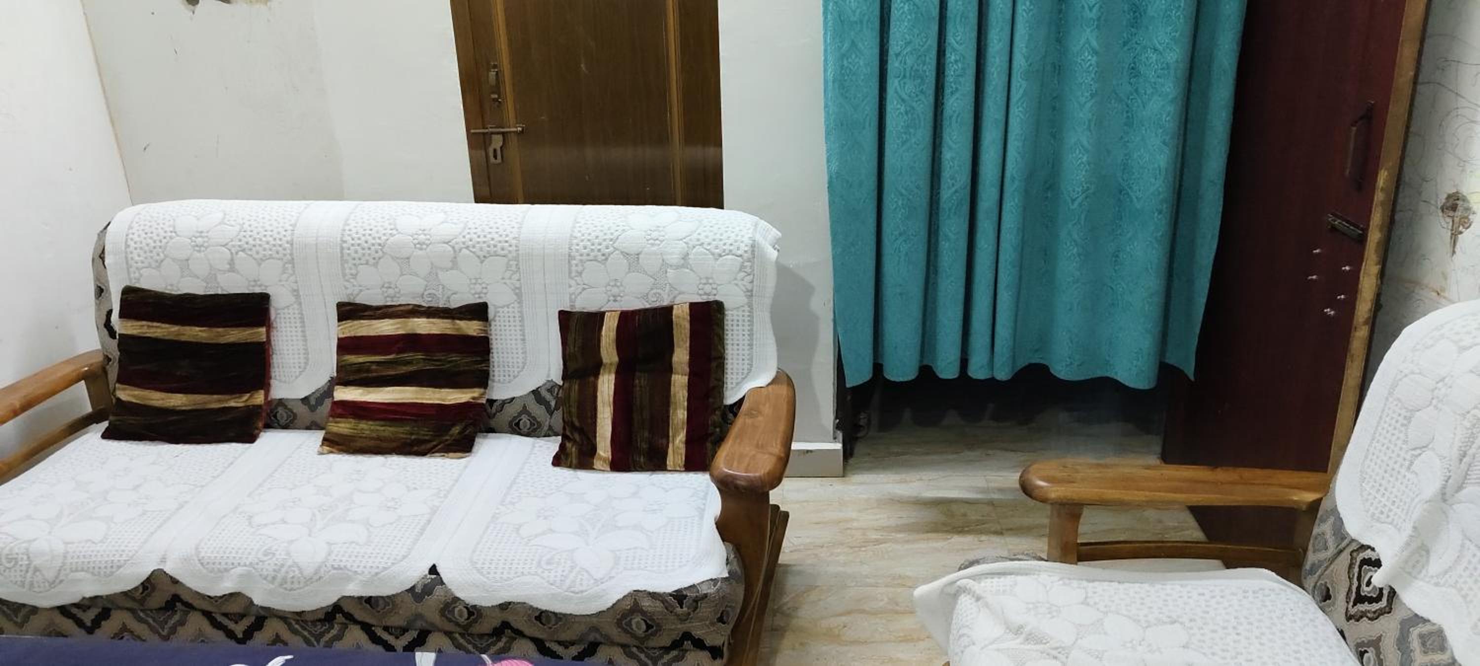 Deluxe Double Room (2 Adults + 1 Child) photo 1