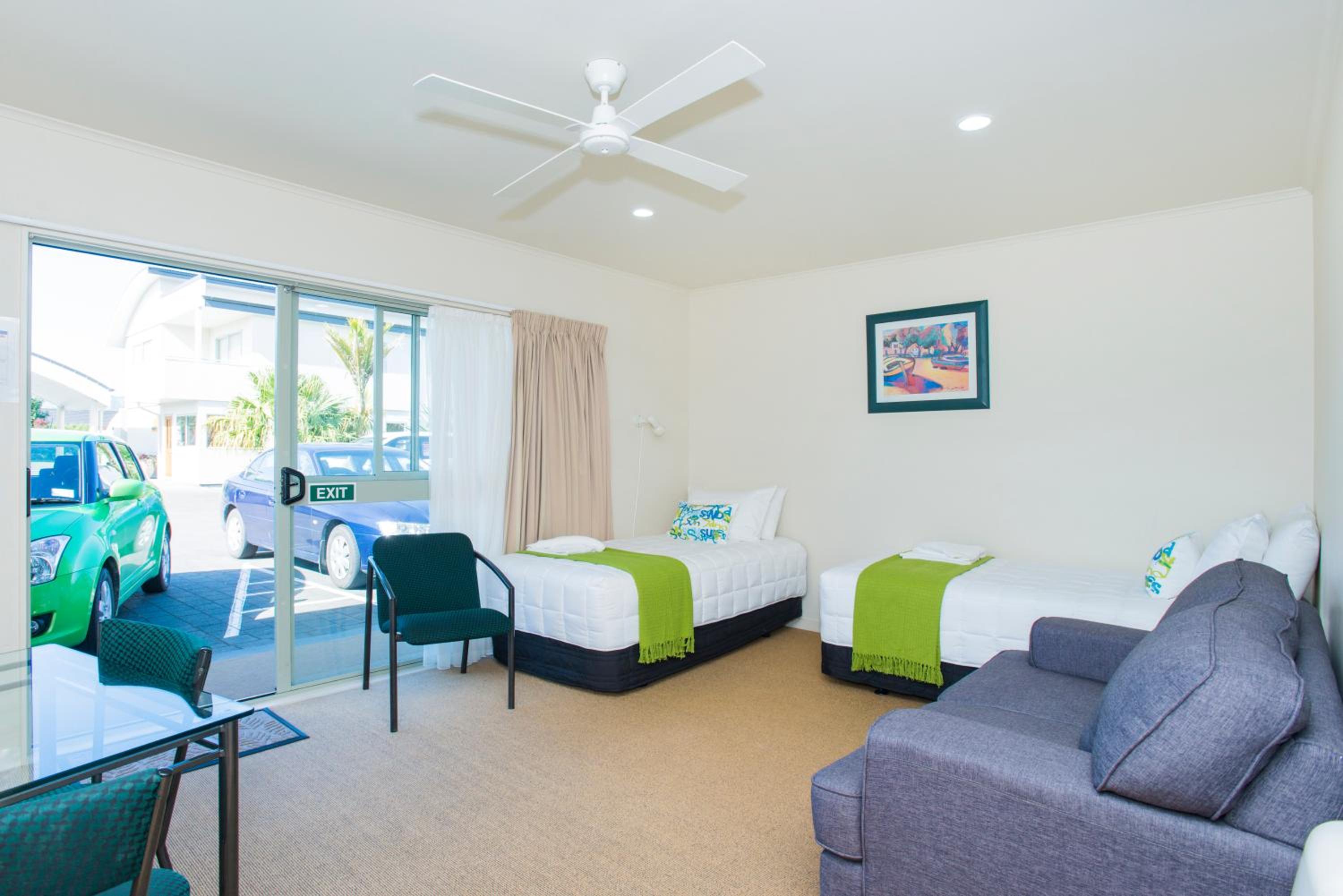 One-Bedroom Apartment - Photo 3