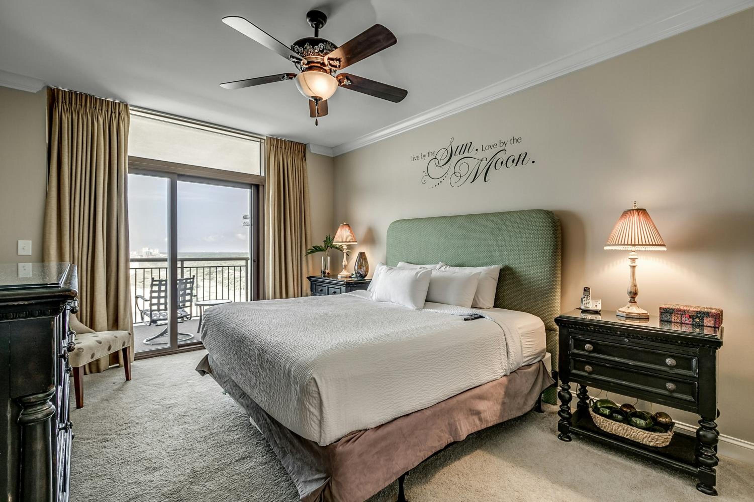 Four-Bedroom Luxury Apartment photo 2