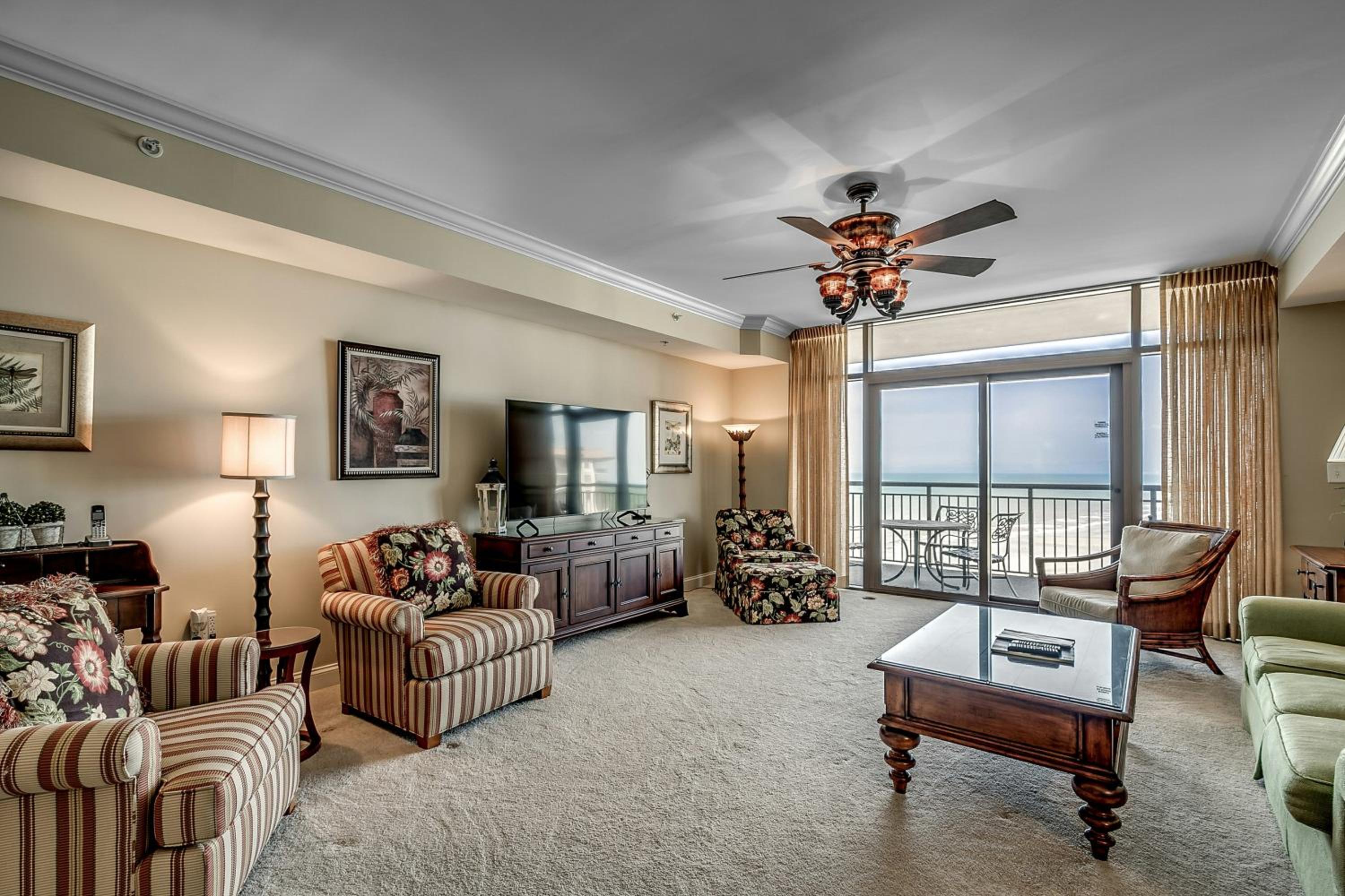 Four-Bedroom Luxury Apartment photo 1