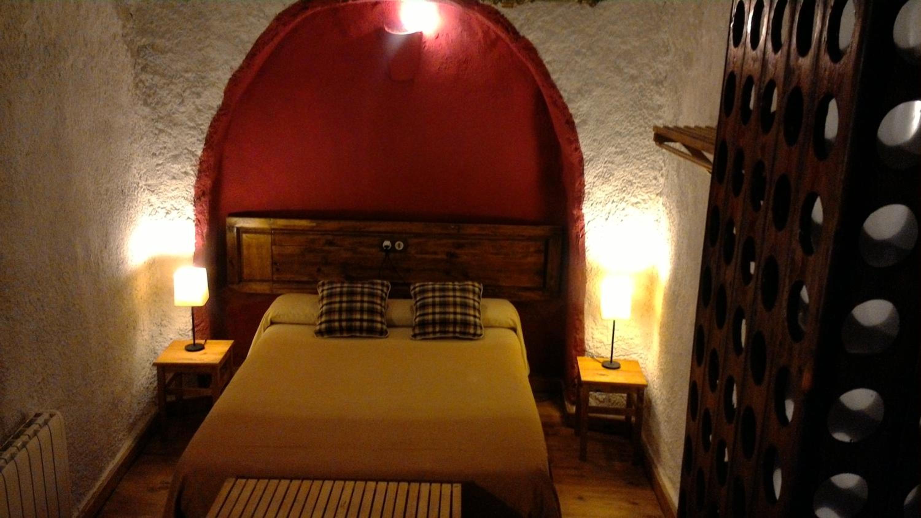 Superior Cave with Hot tub - Photo 57
