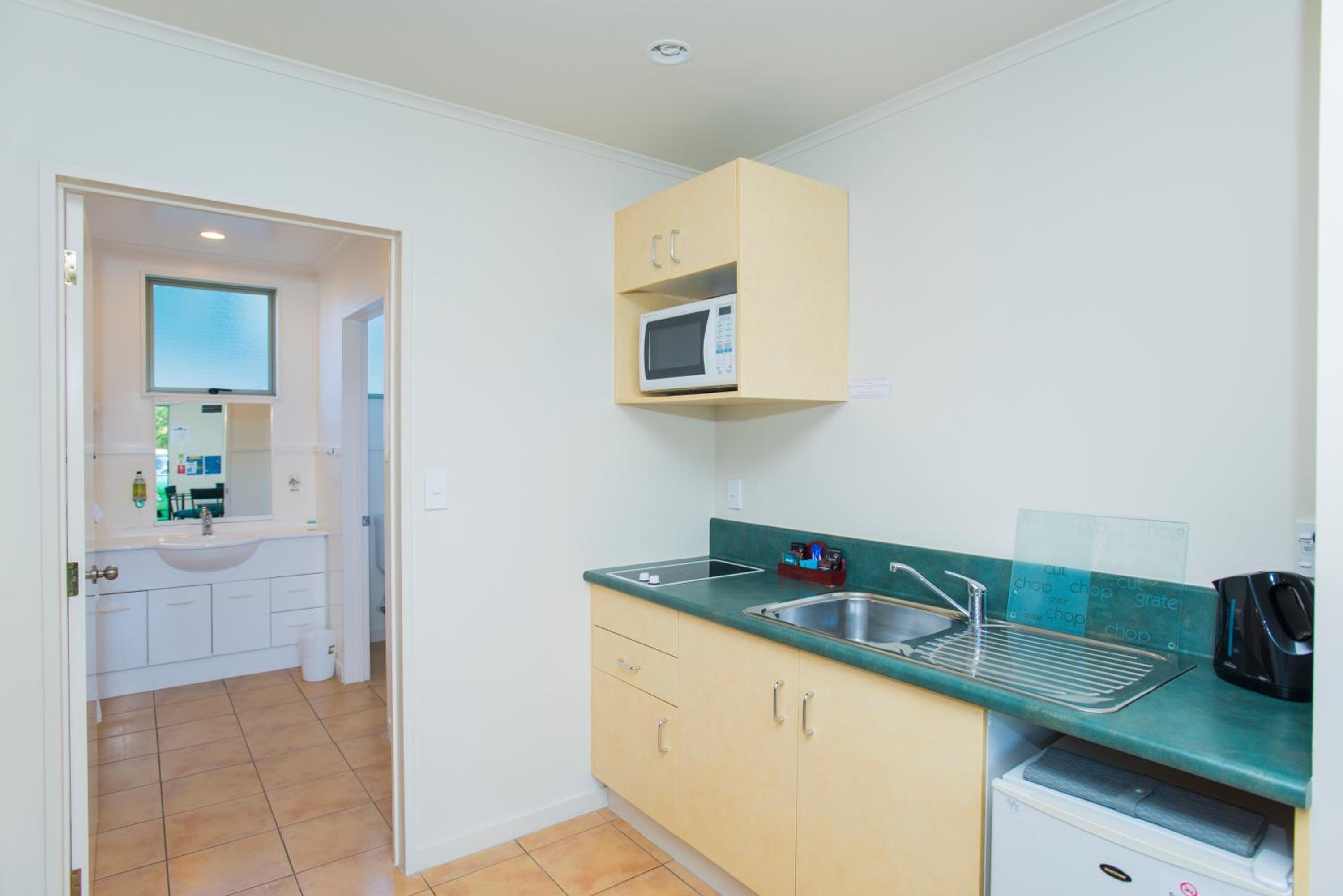 One-Bedroom Apartment - Photo 4