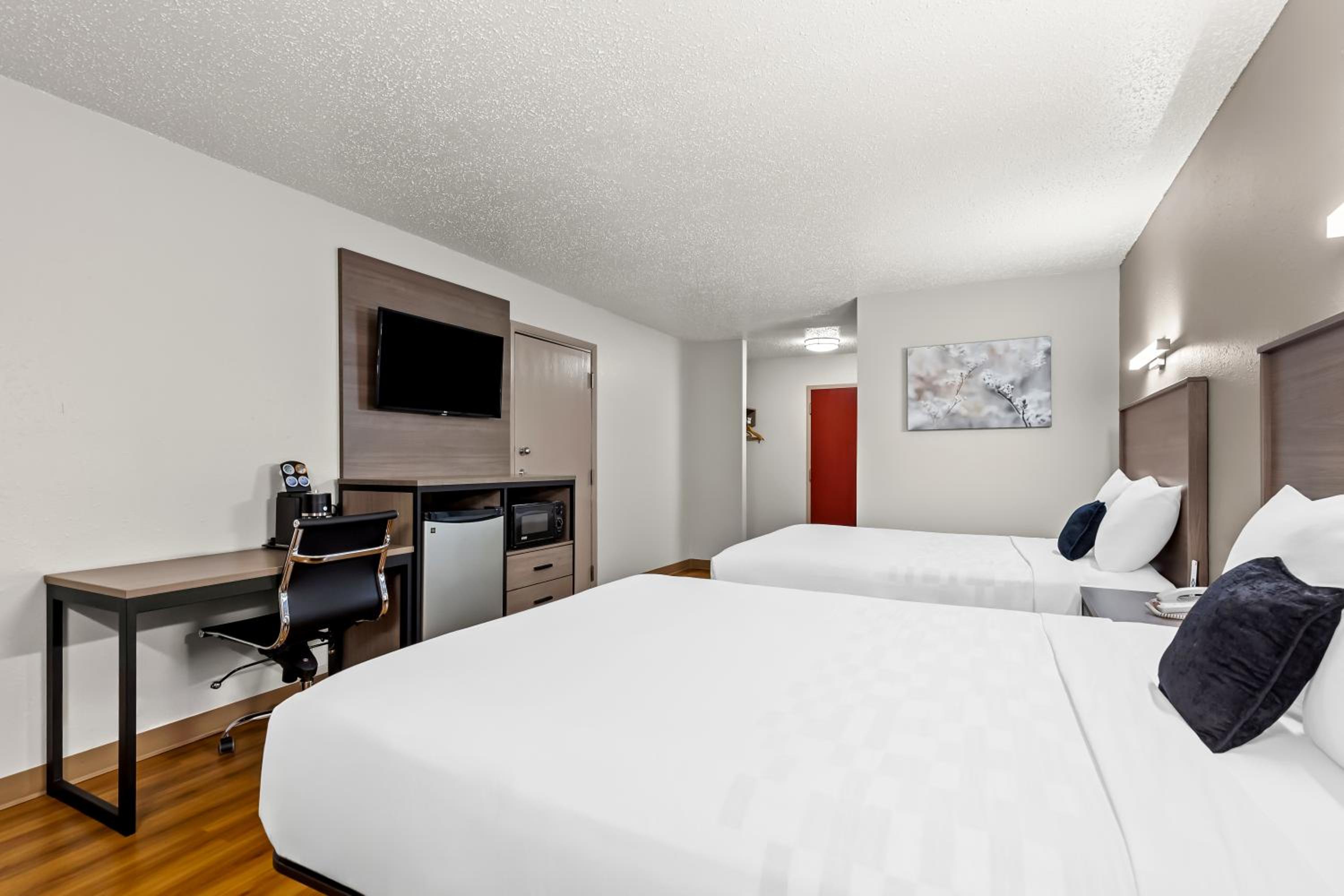 2 Double Beds - Photo 5