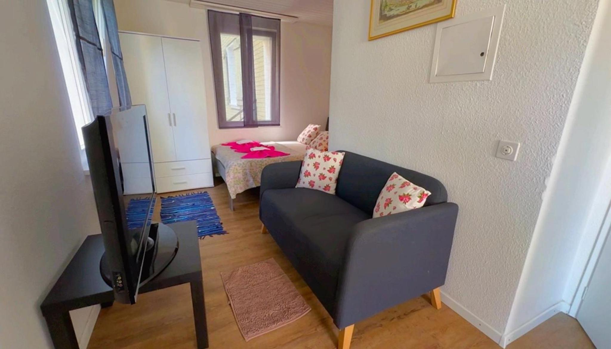 Studio Apartment photo 1