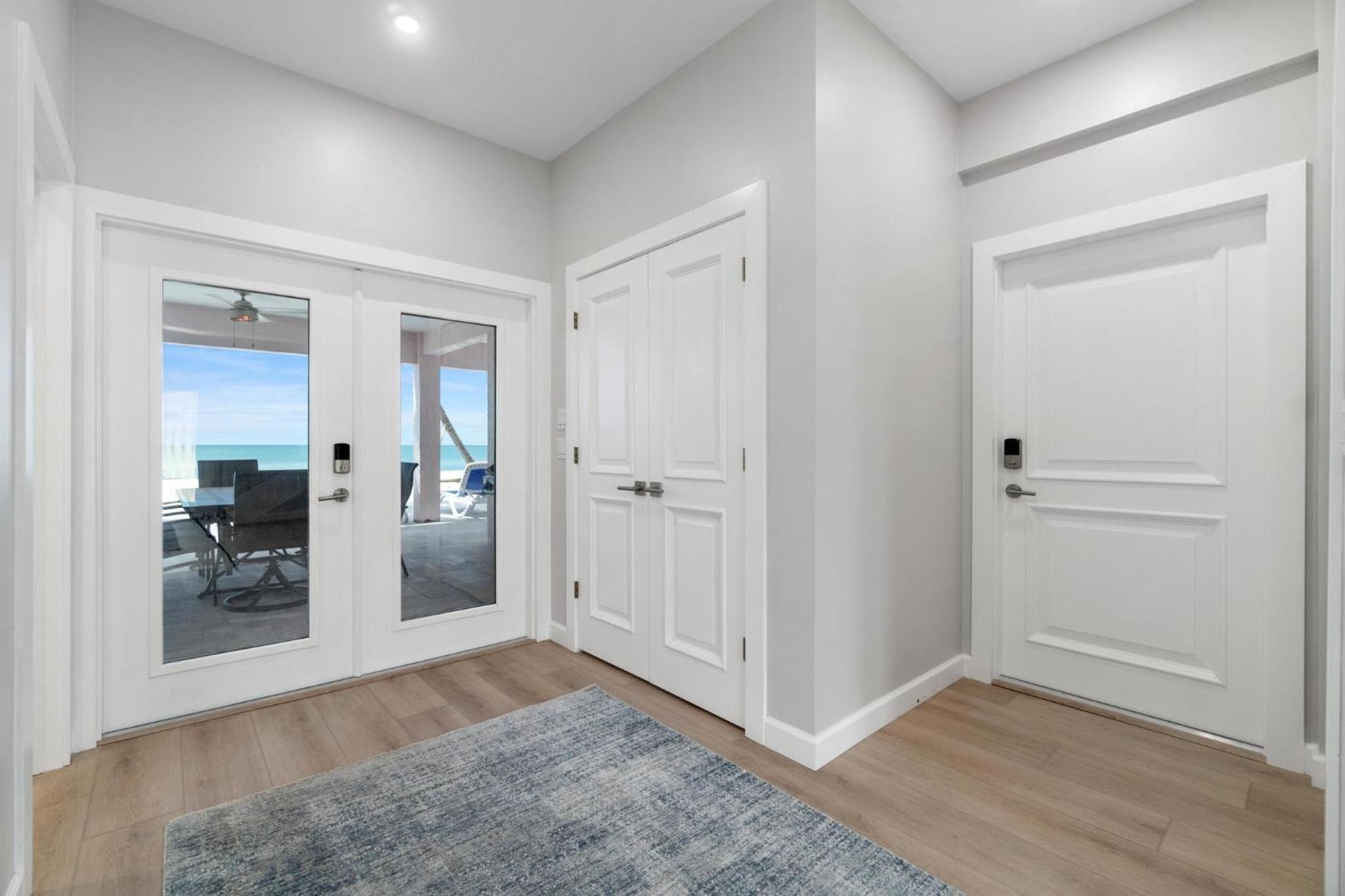 Three-Bedroom House photo 3