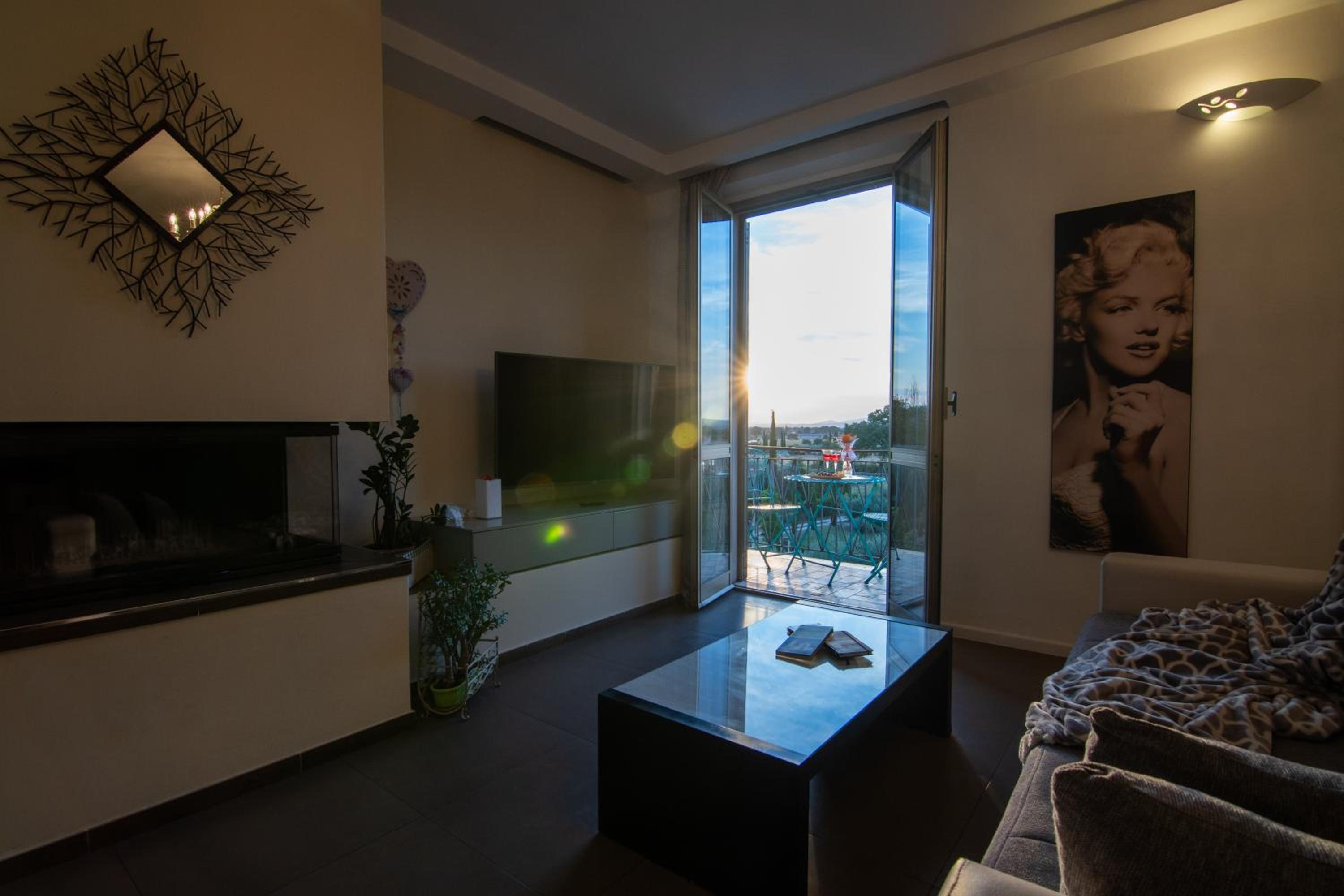Three-Bedroom Apartment photo 1