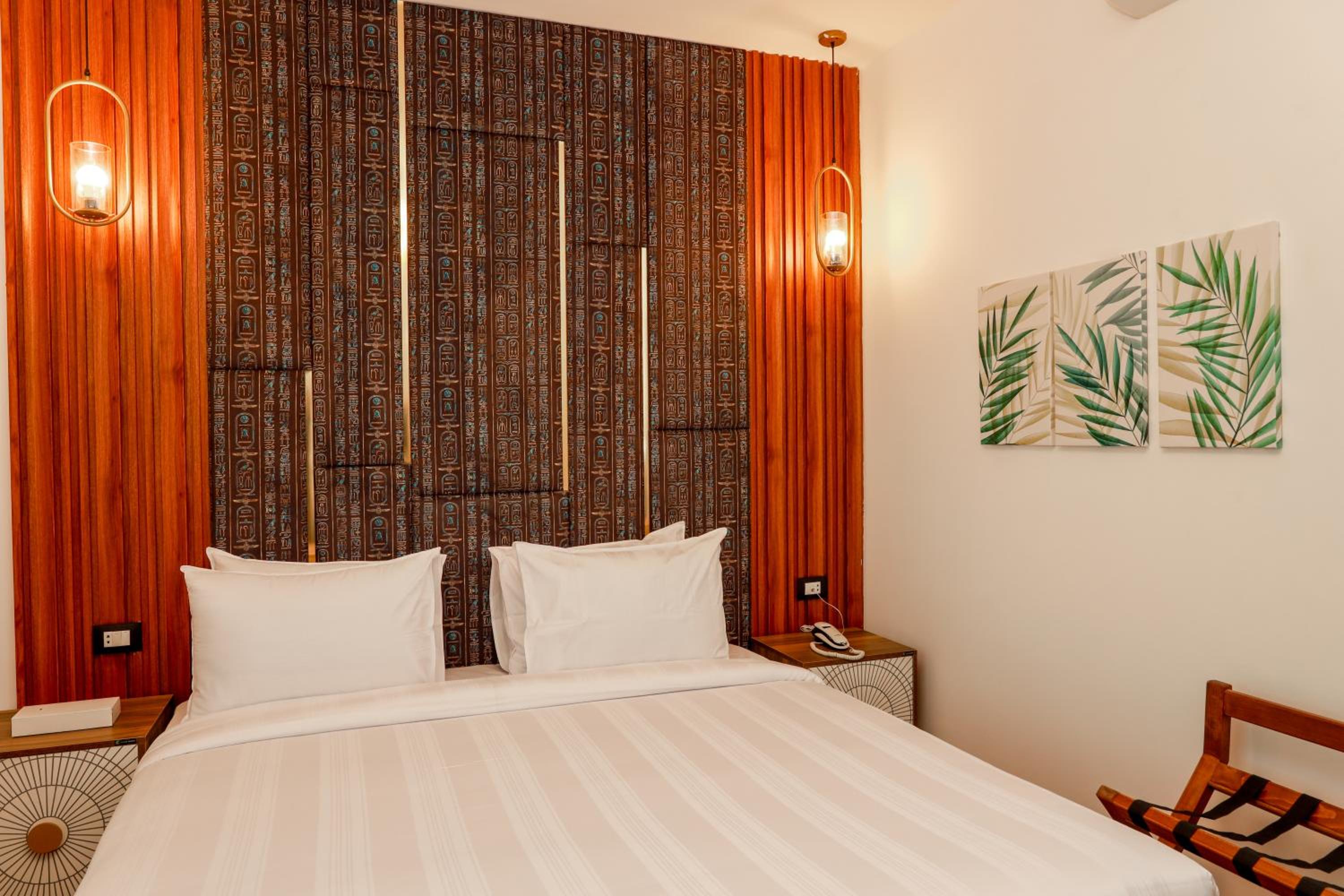 Deluxe Double Room with Pyramids View