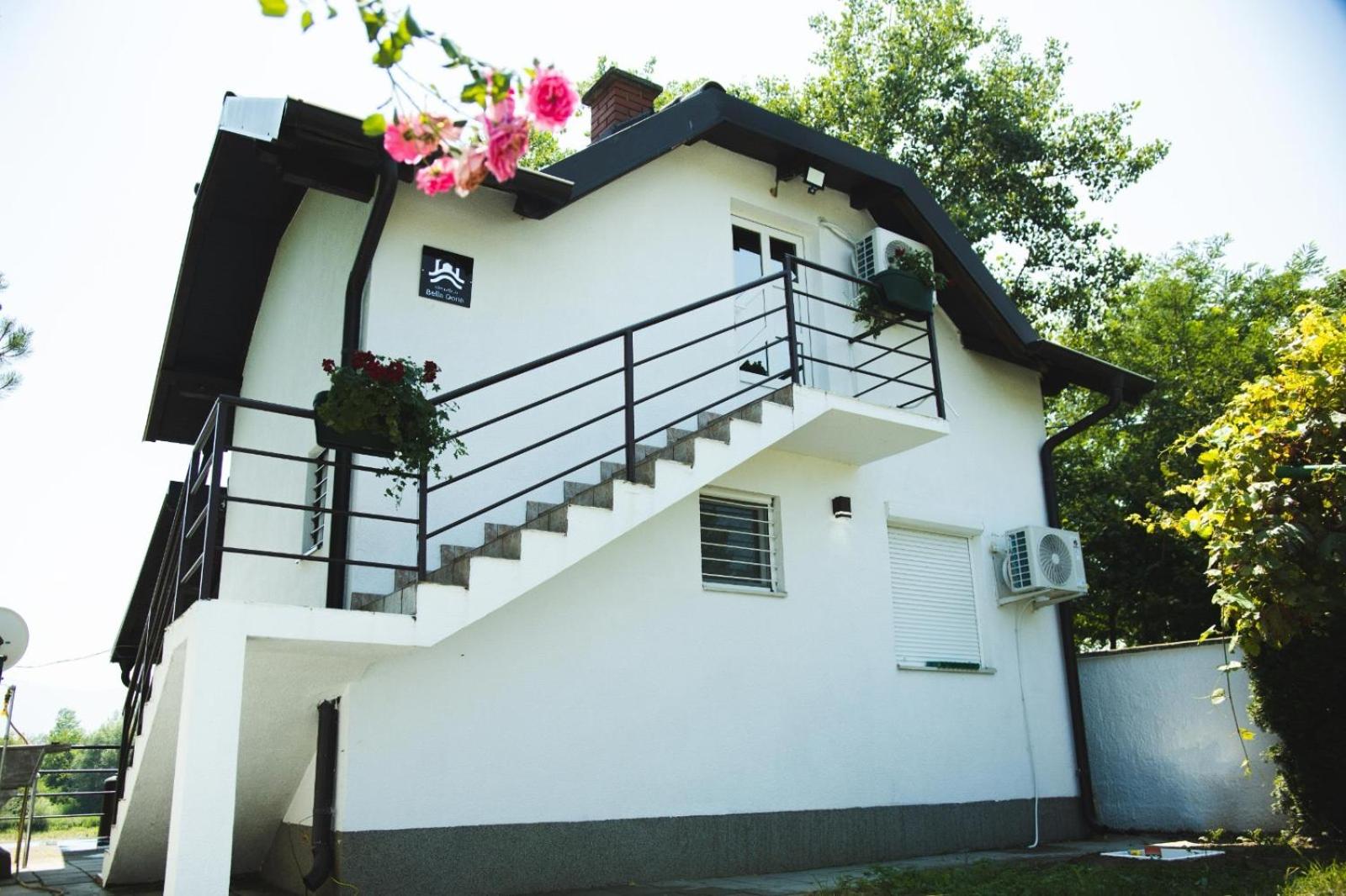 Two-Bedroom House photo 3