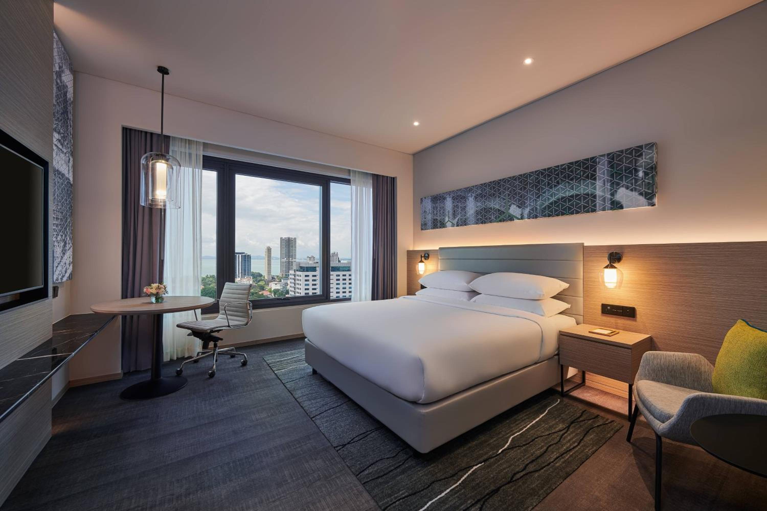 Deluxe Guest Room, 1 King, Sea View - Photo 3