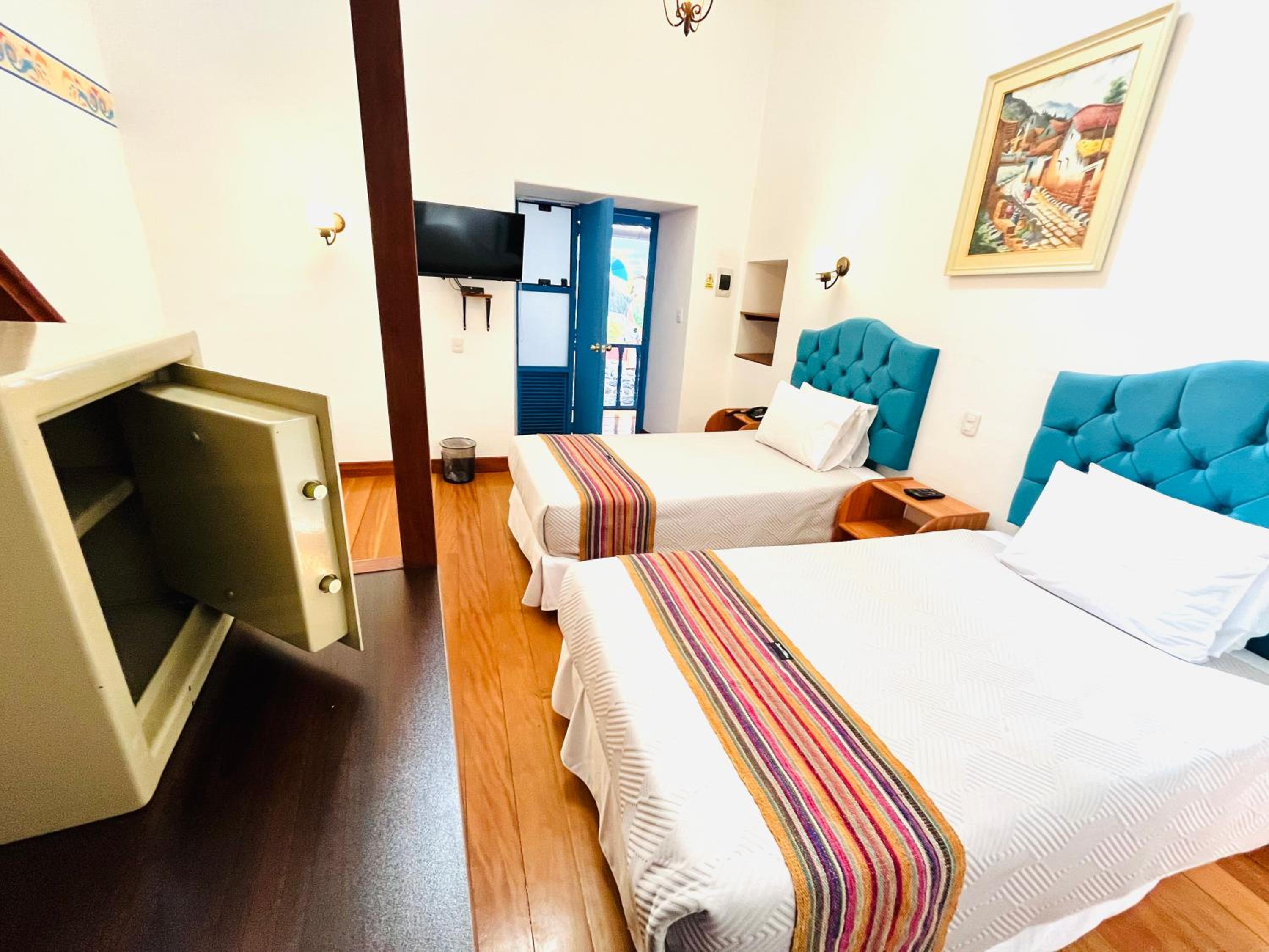 Standard Twin Room photo 2