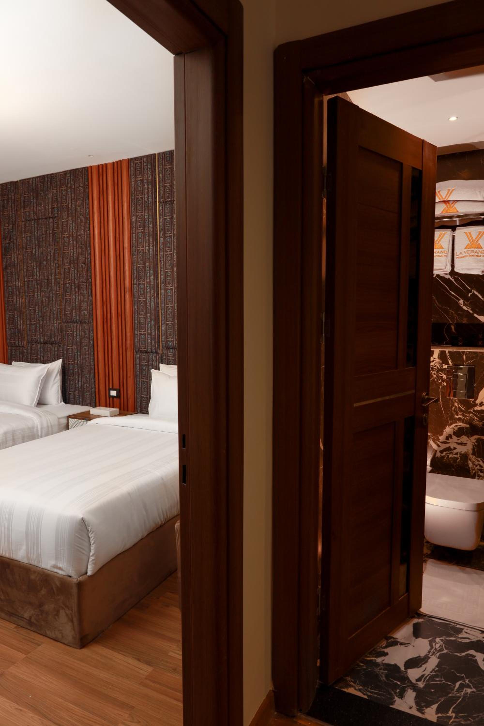 Family Suite with Pyramids View