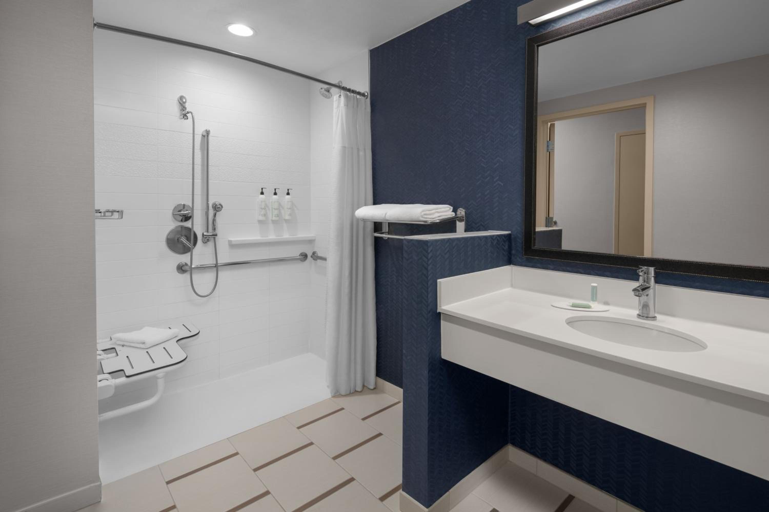 Queen Room with Two Queen Beds and Transfer Shower - Mobility and Hearing Accessible photo 2