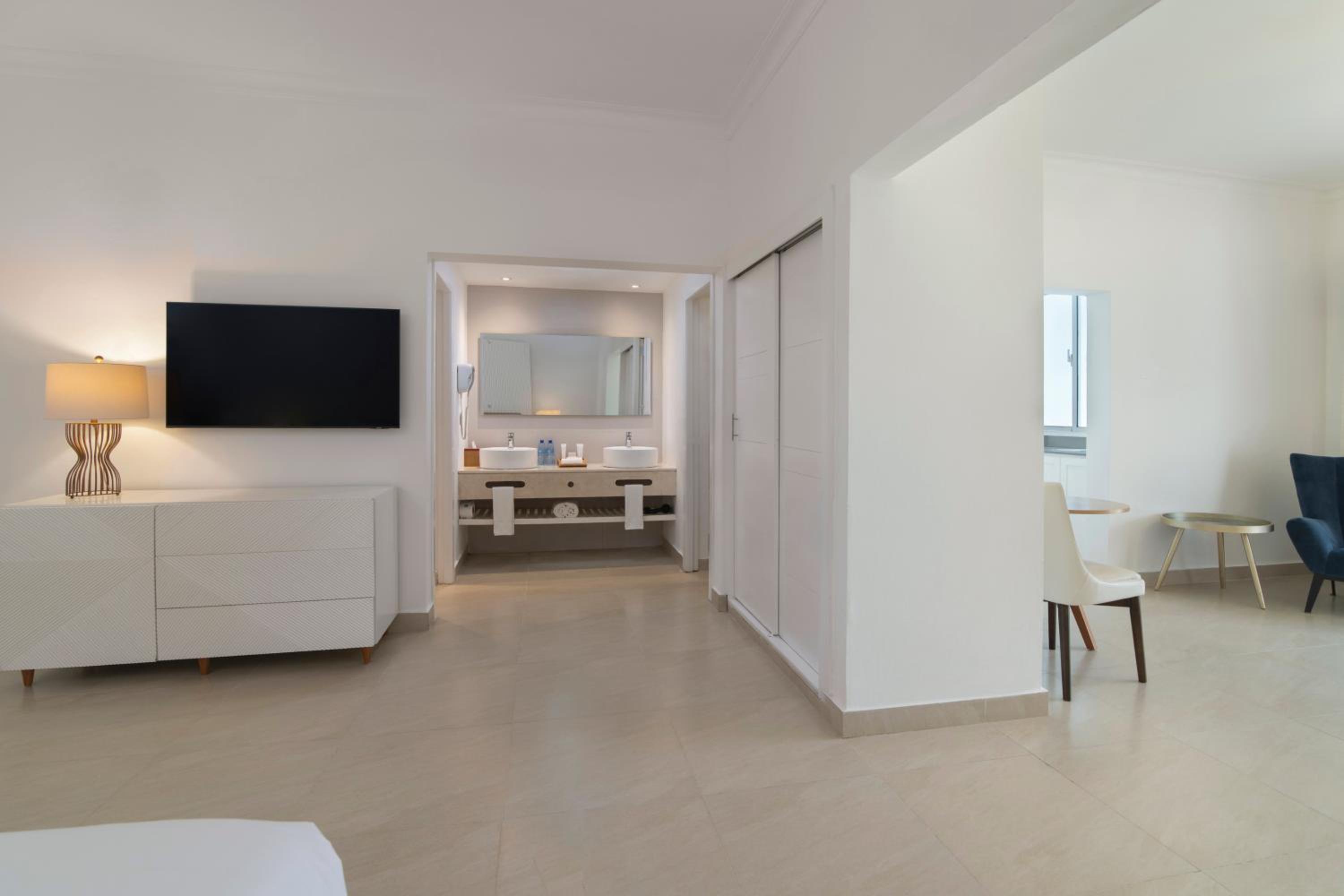 Club Master Suite with Ocean View photo 3