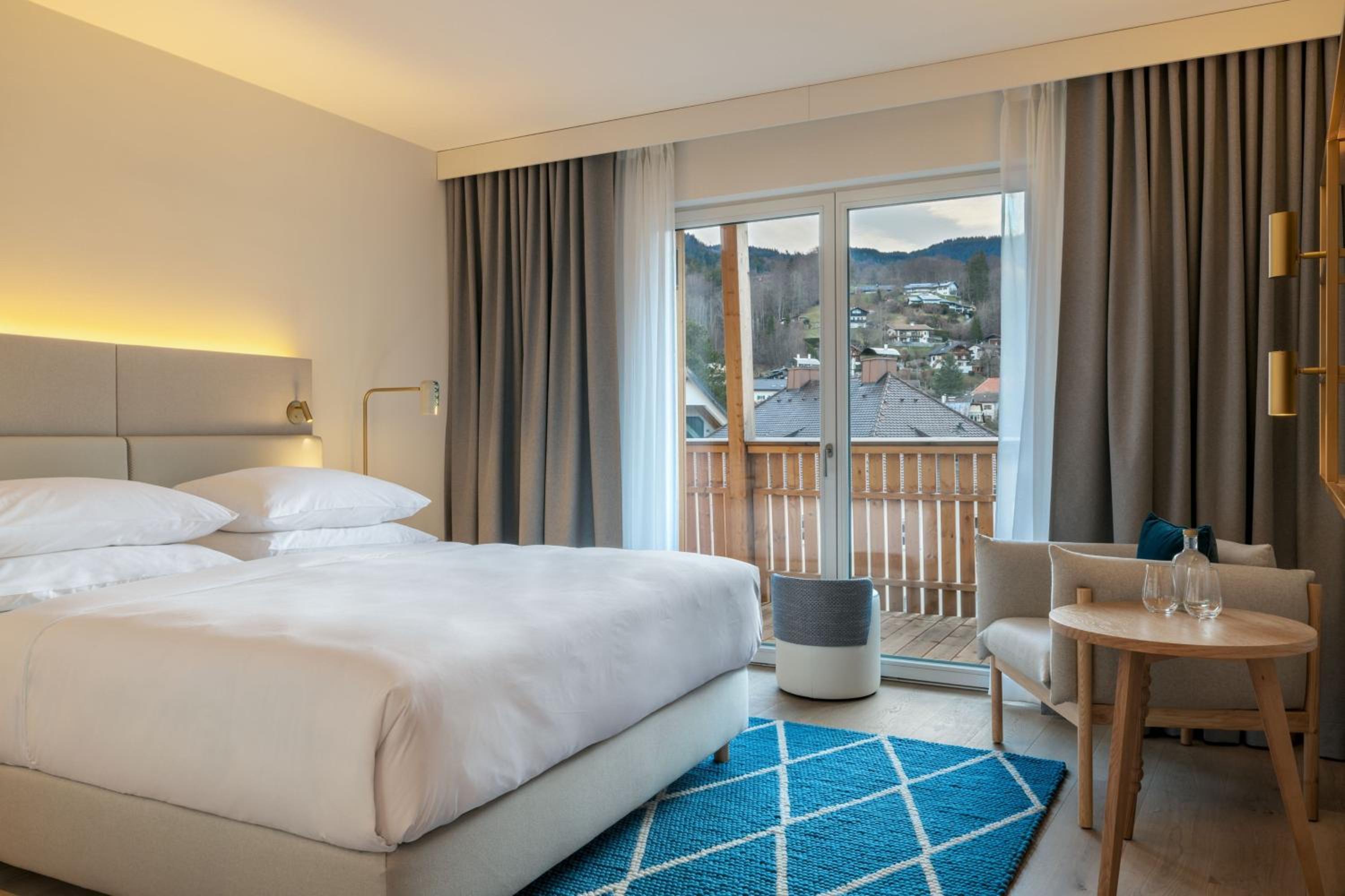Bliss Superior King Room with Mountain View - Photo 3