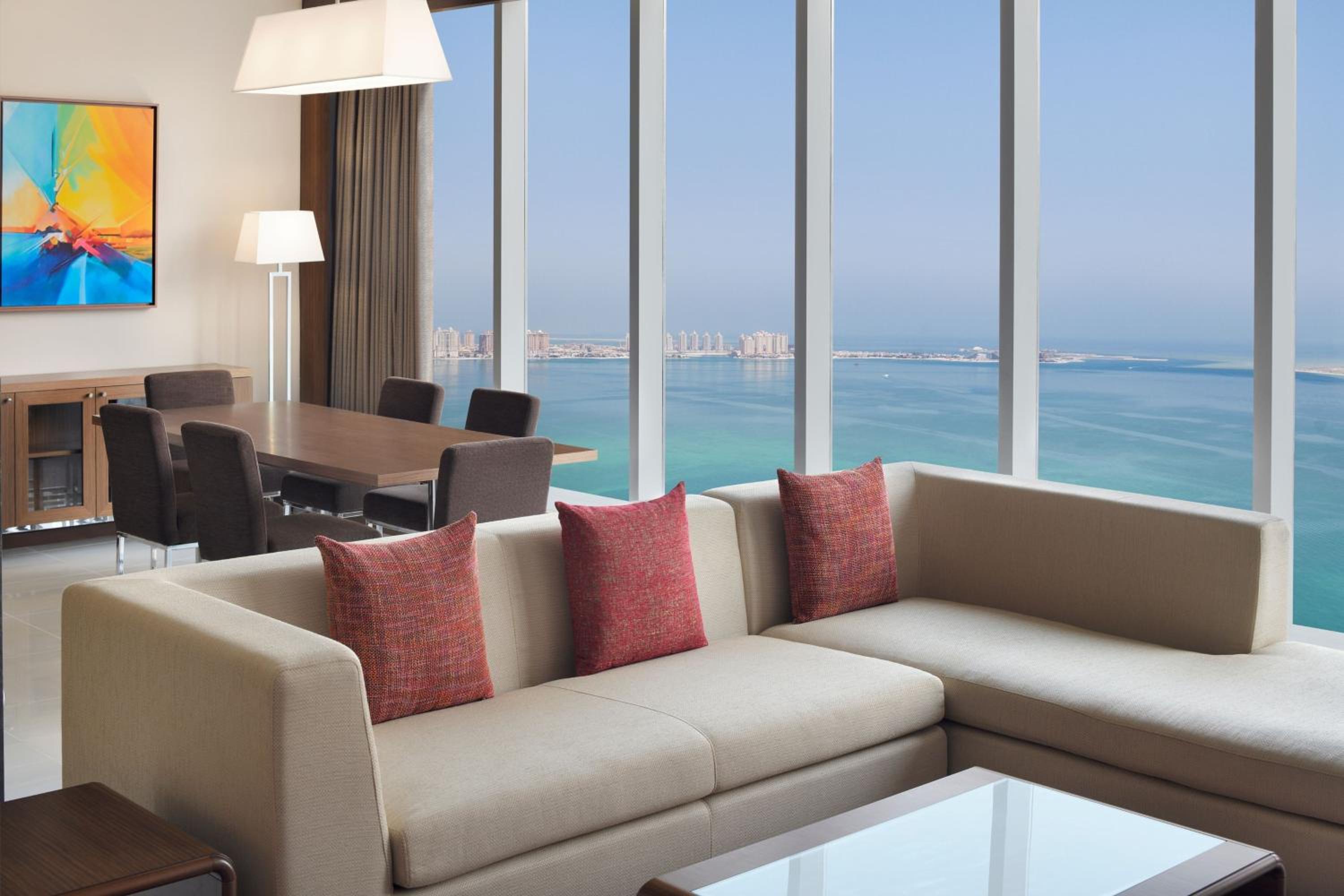 Three Bedroom Apartment, 3 King, Sea View, Beach Access photo 2