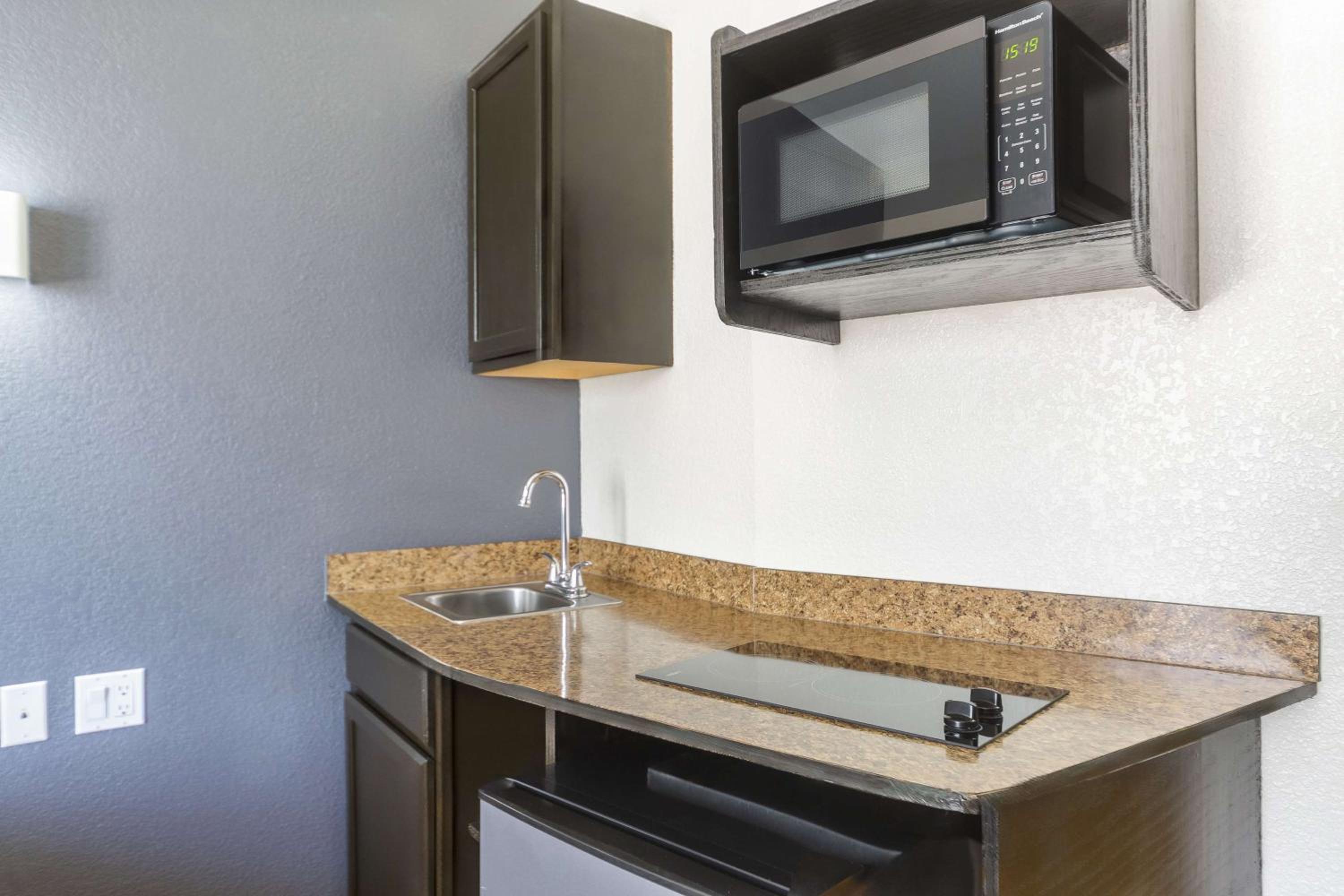 Queen Room - Disability Access - Roll in Shower