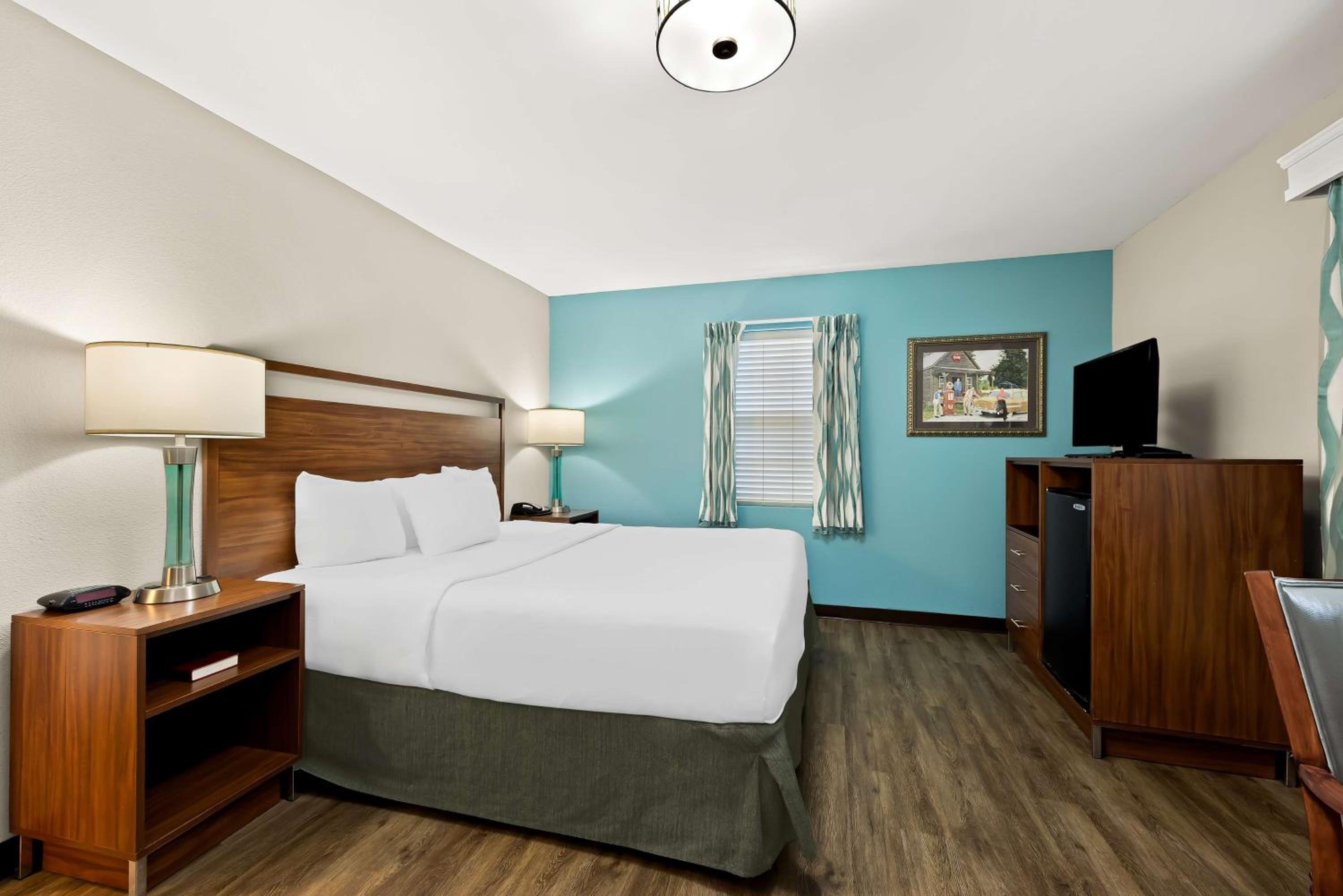 Family King Suite with Double-Single Bunk Bed - Non-Smoking photo 1