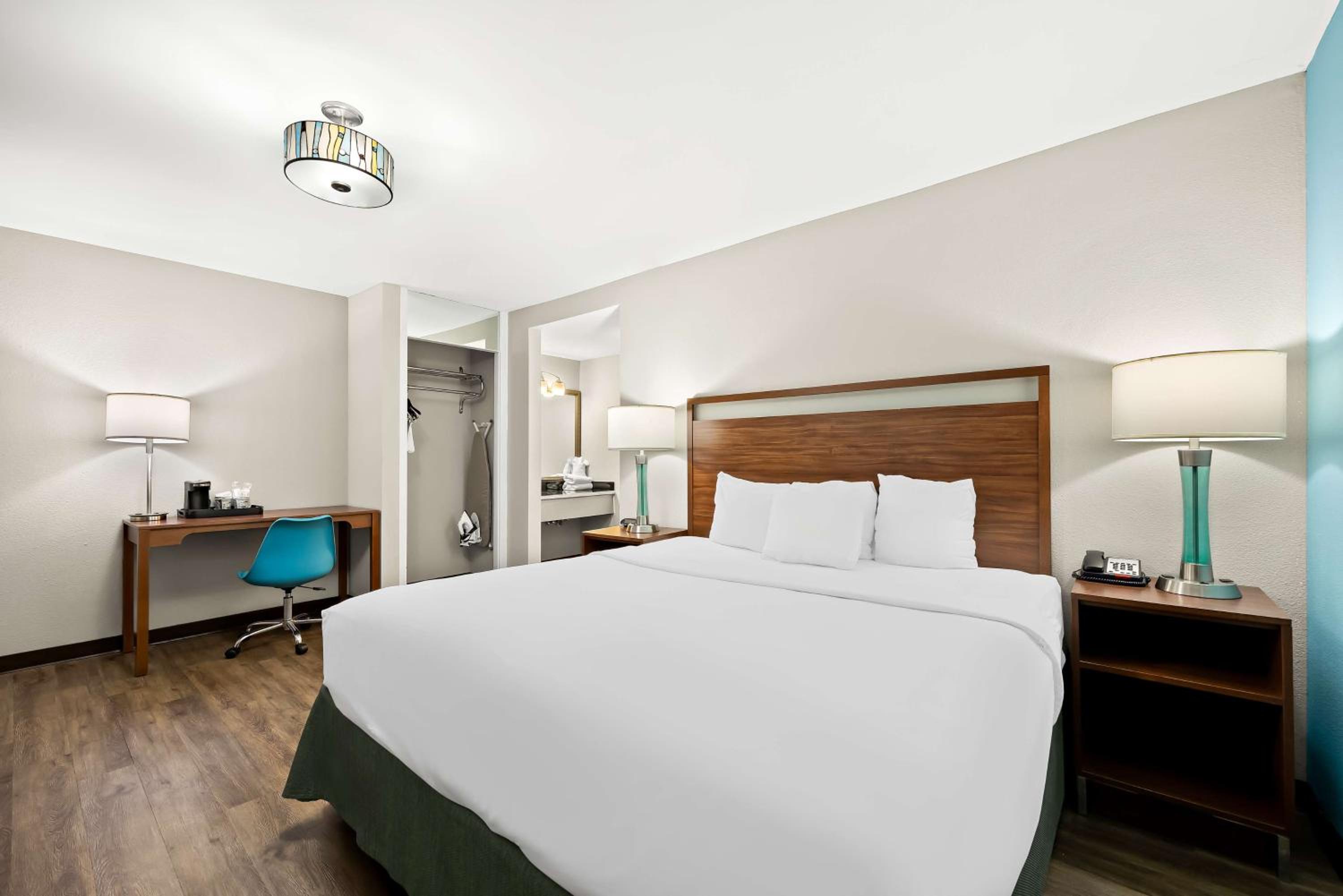 Family King Suite with Double-Single Bunk Bed - Non-Smoking photo 3