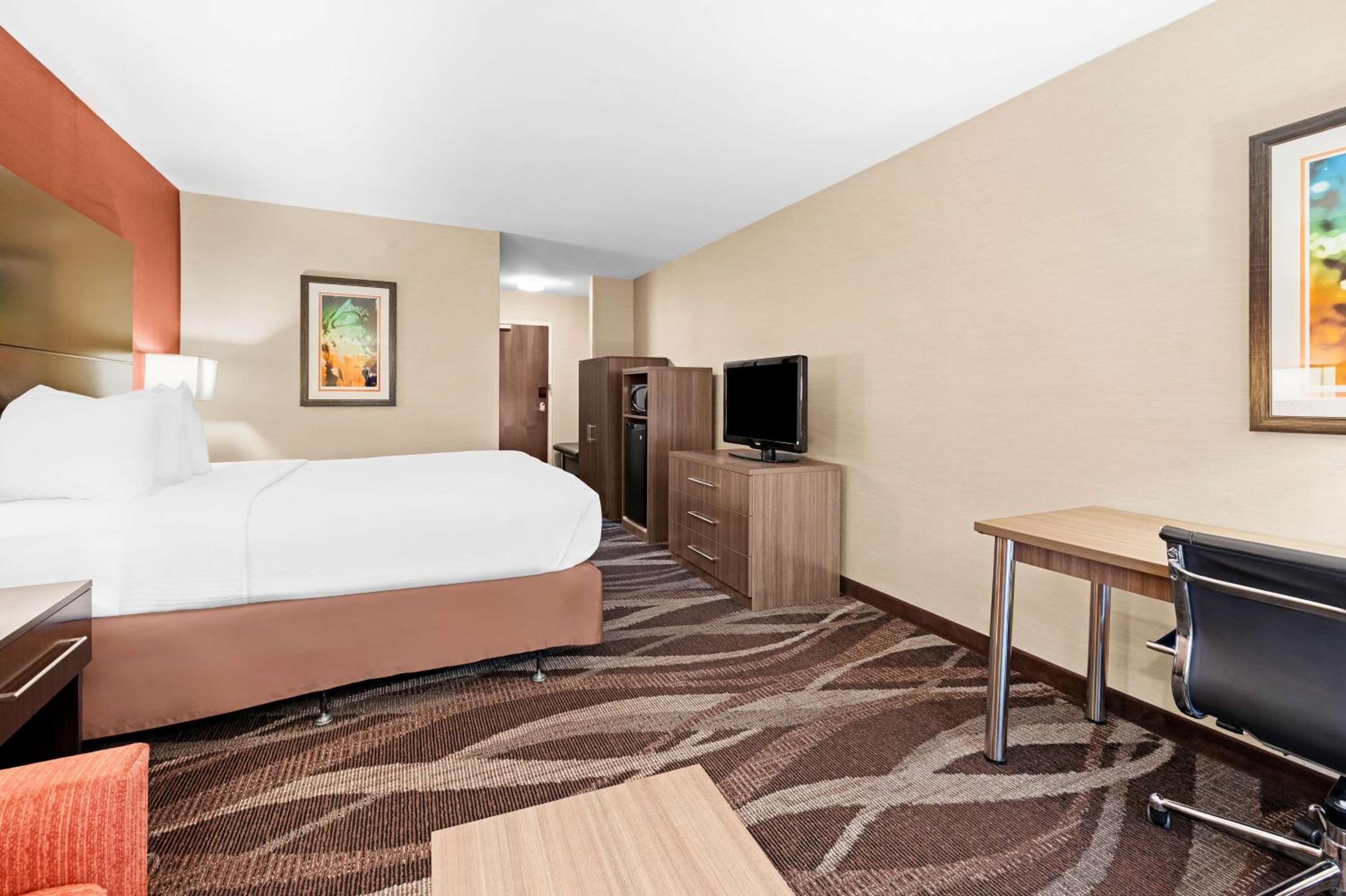 King Room - Non-Smoking photo 2