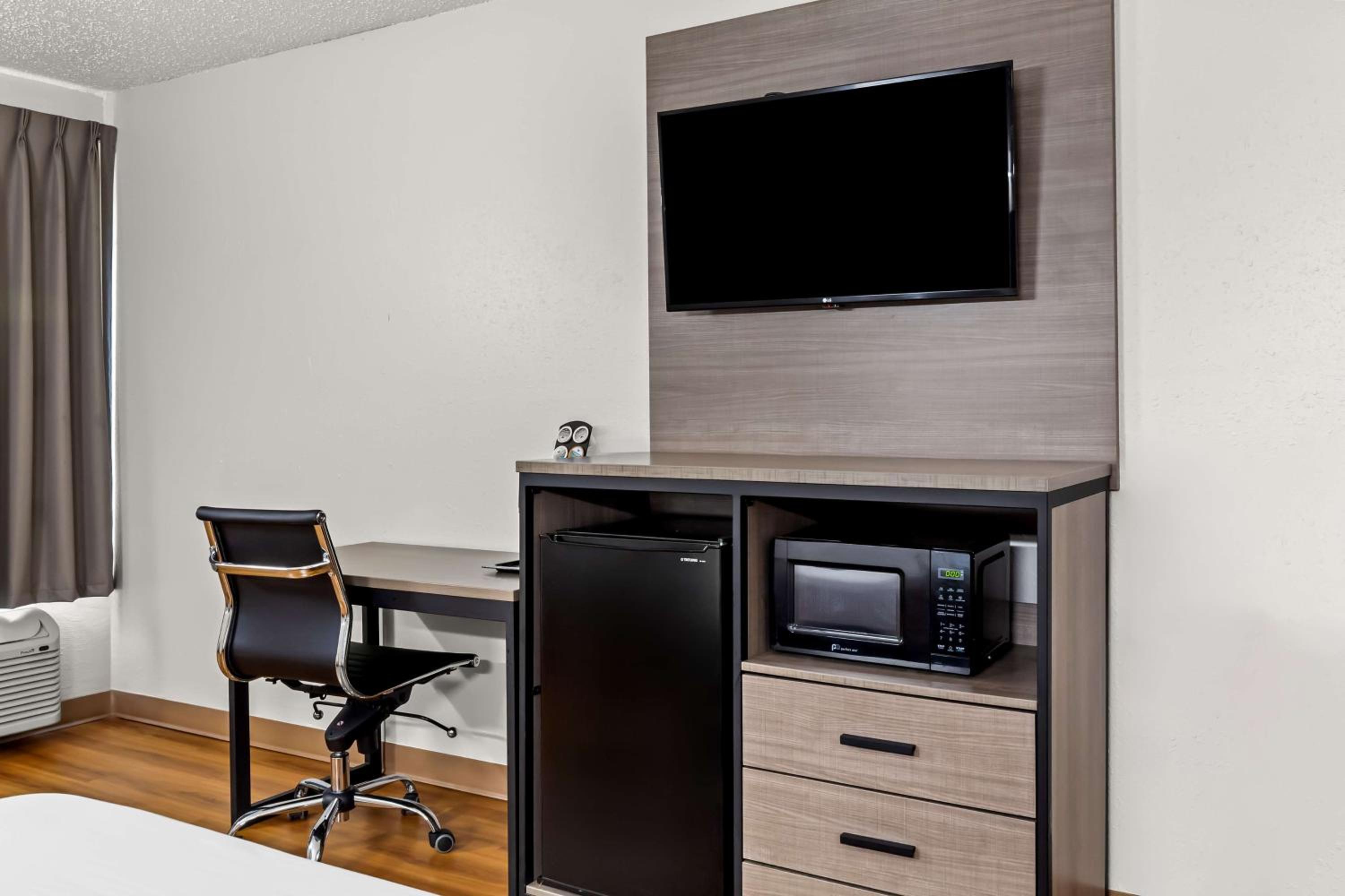 Queen Room - Disability Access - Photo 2