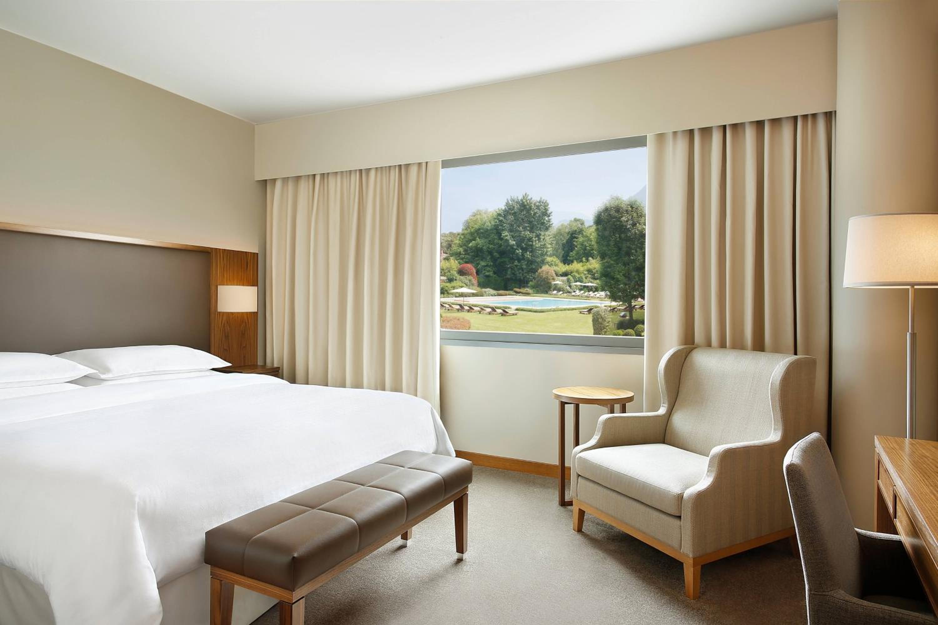 Superior King Room - Photo 5