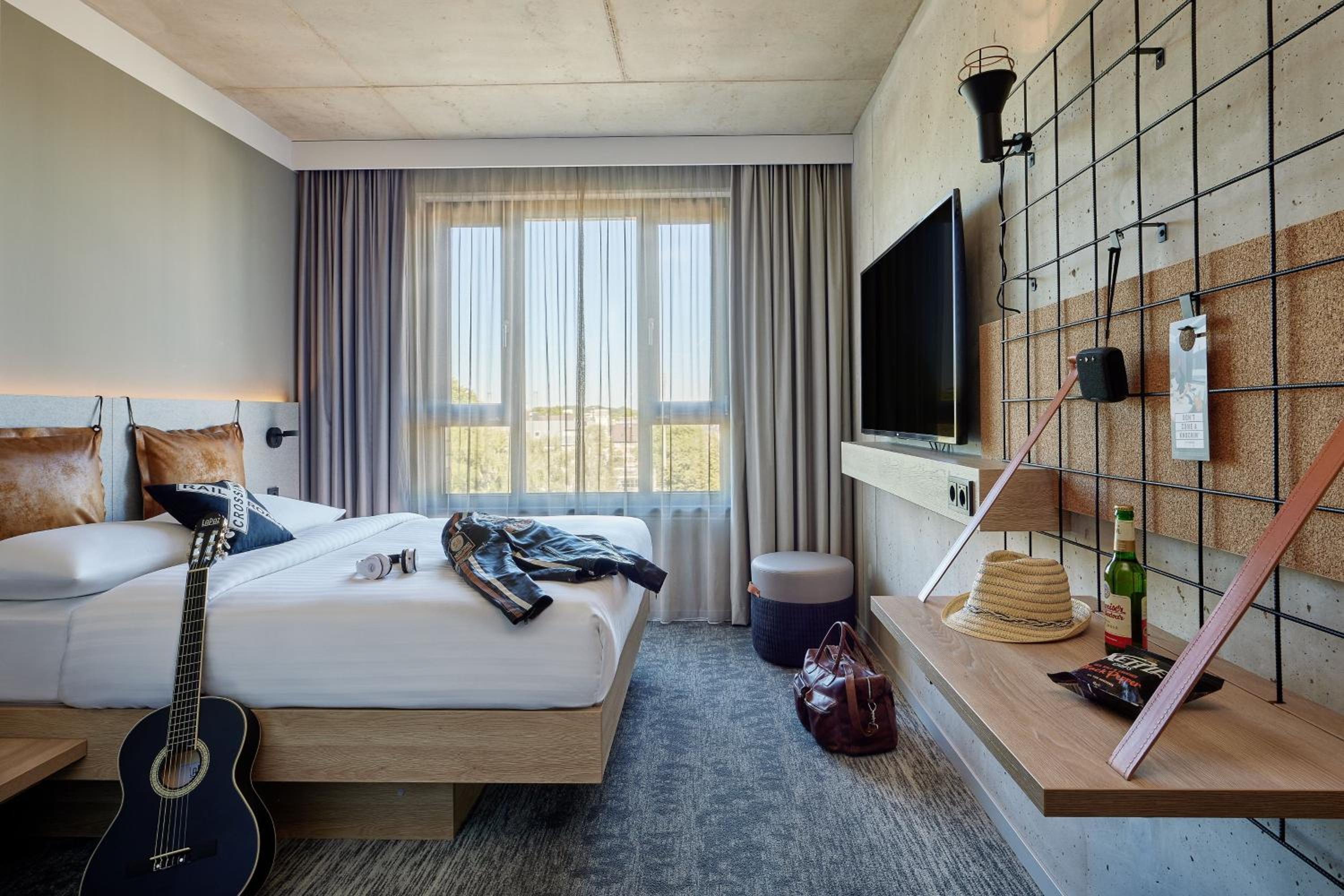 Standard Queen Room - Photo 3