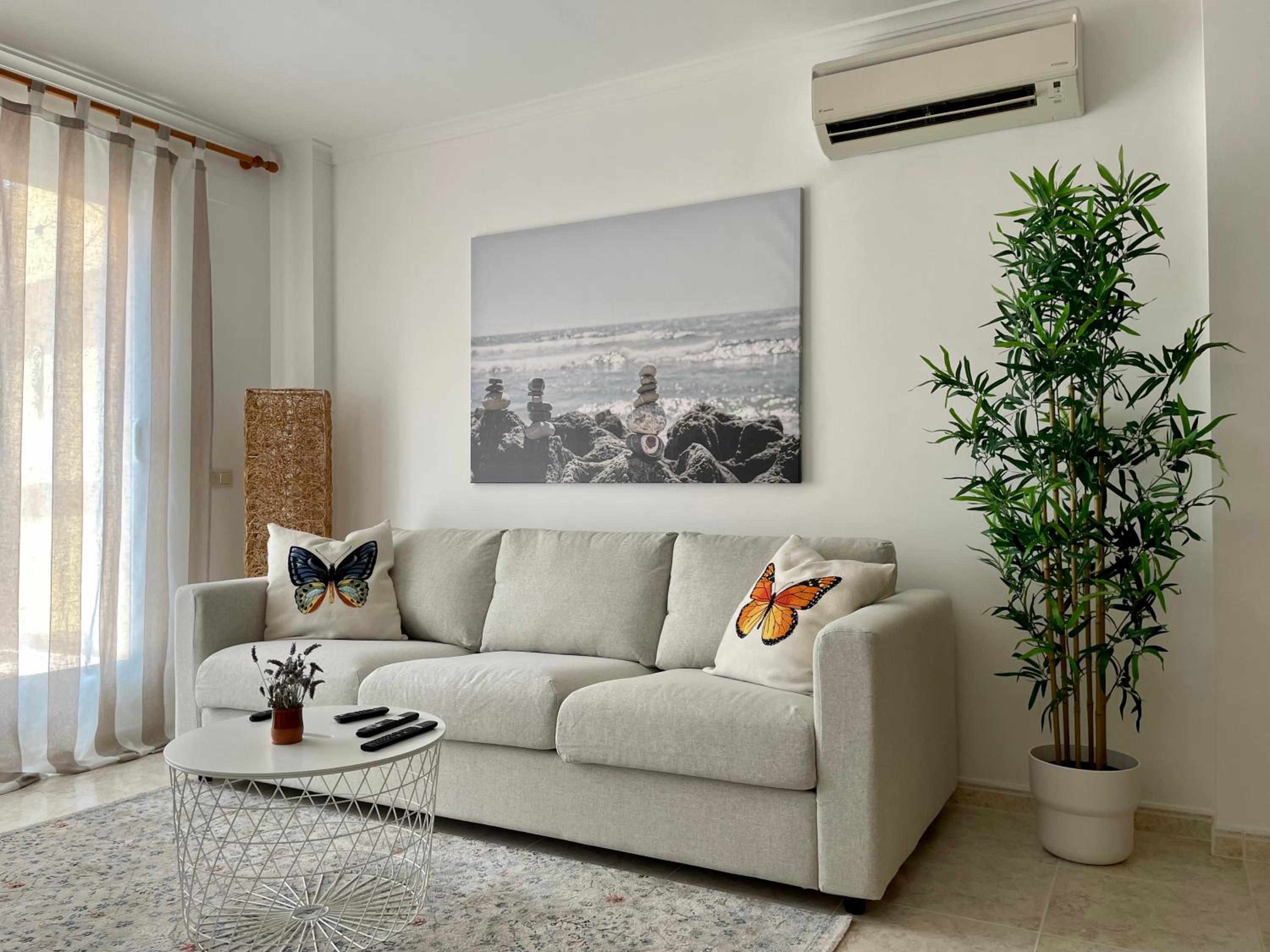Apartamento de tres habitaciones con vista a la montaña