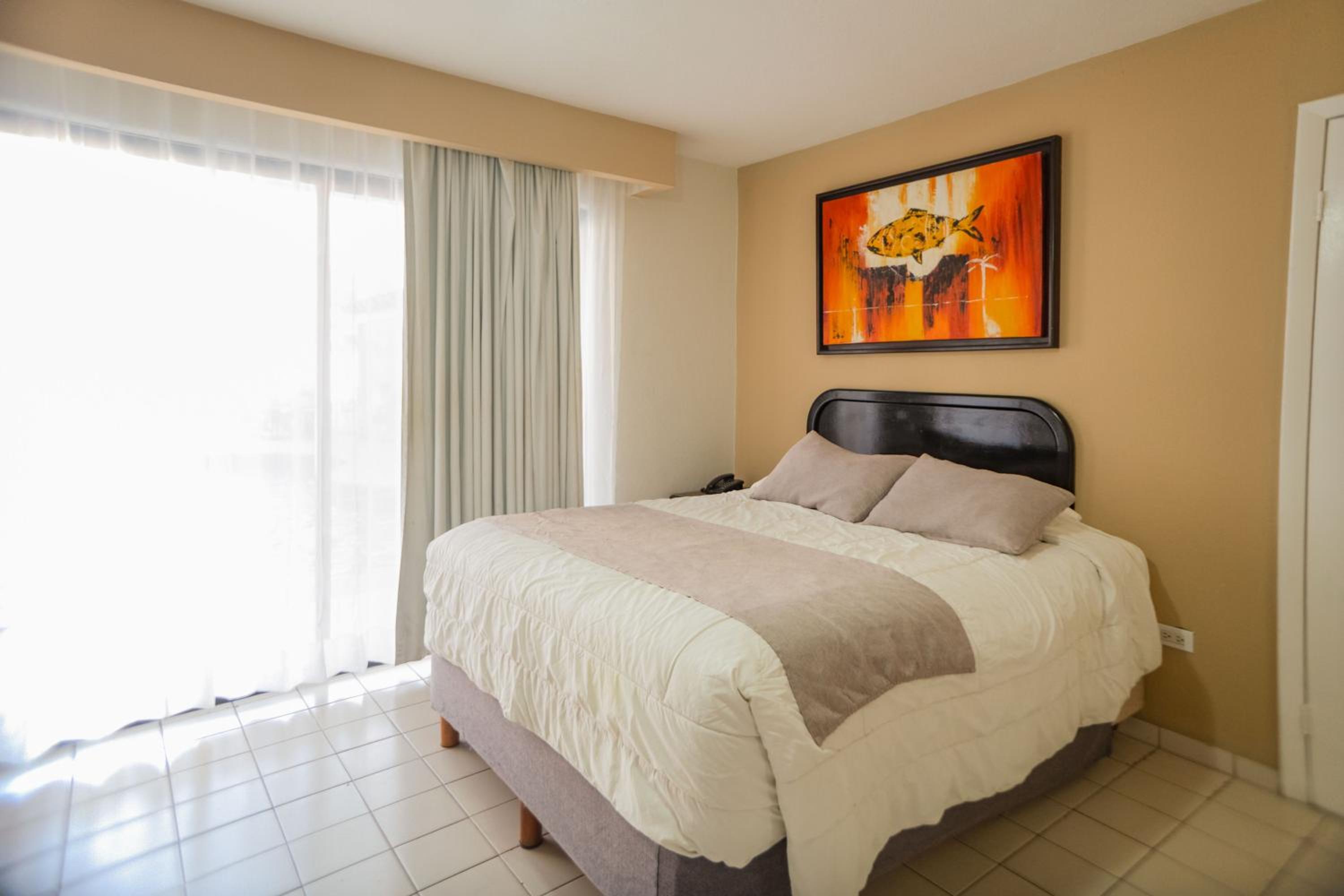 Queen Studio One Bed
