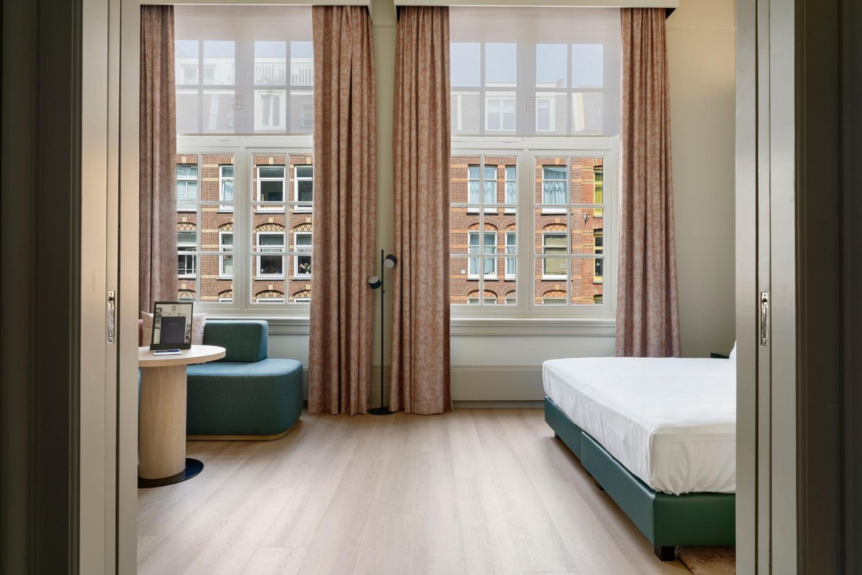 Junior King Suite