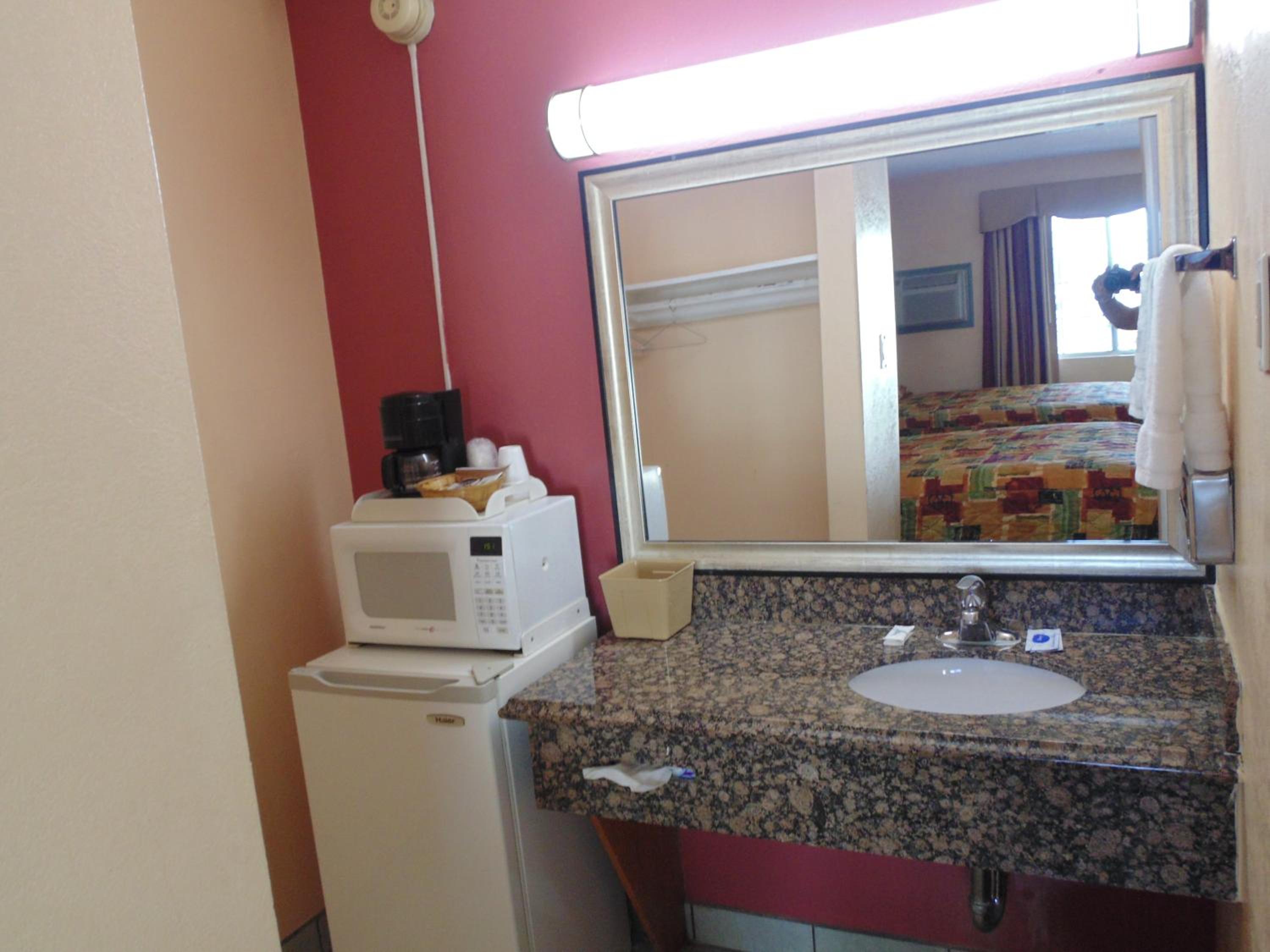 King Room - Disability Access photo 2