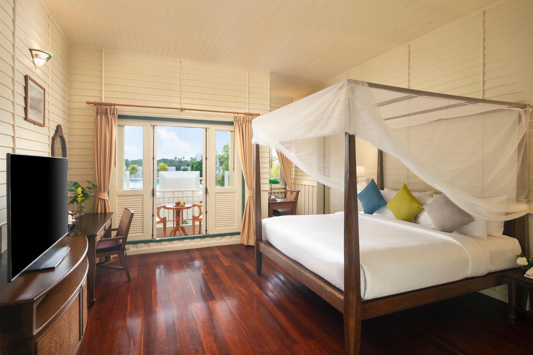 Deluxe Double or Twin Room with Pool View - Photo 7