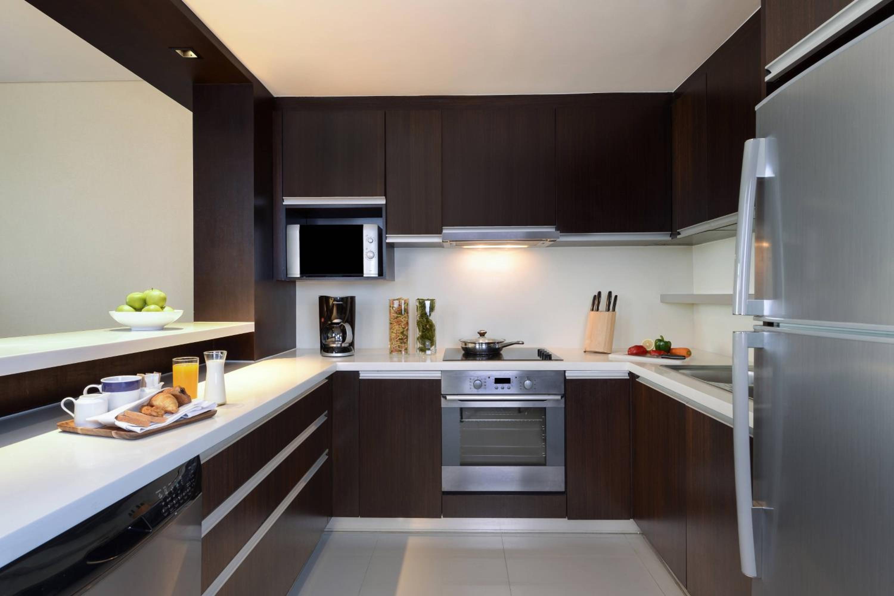 One-Bedroom Executive King Suite with City View photo 2