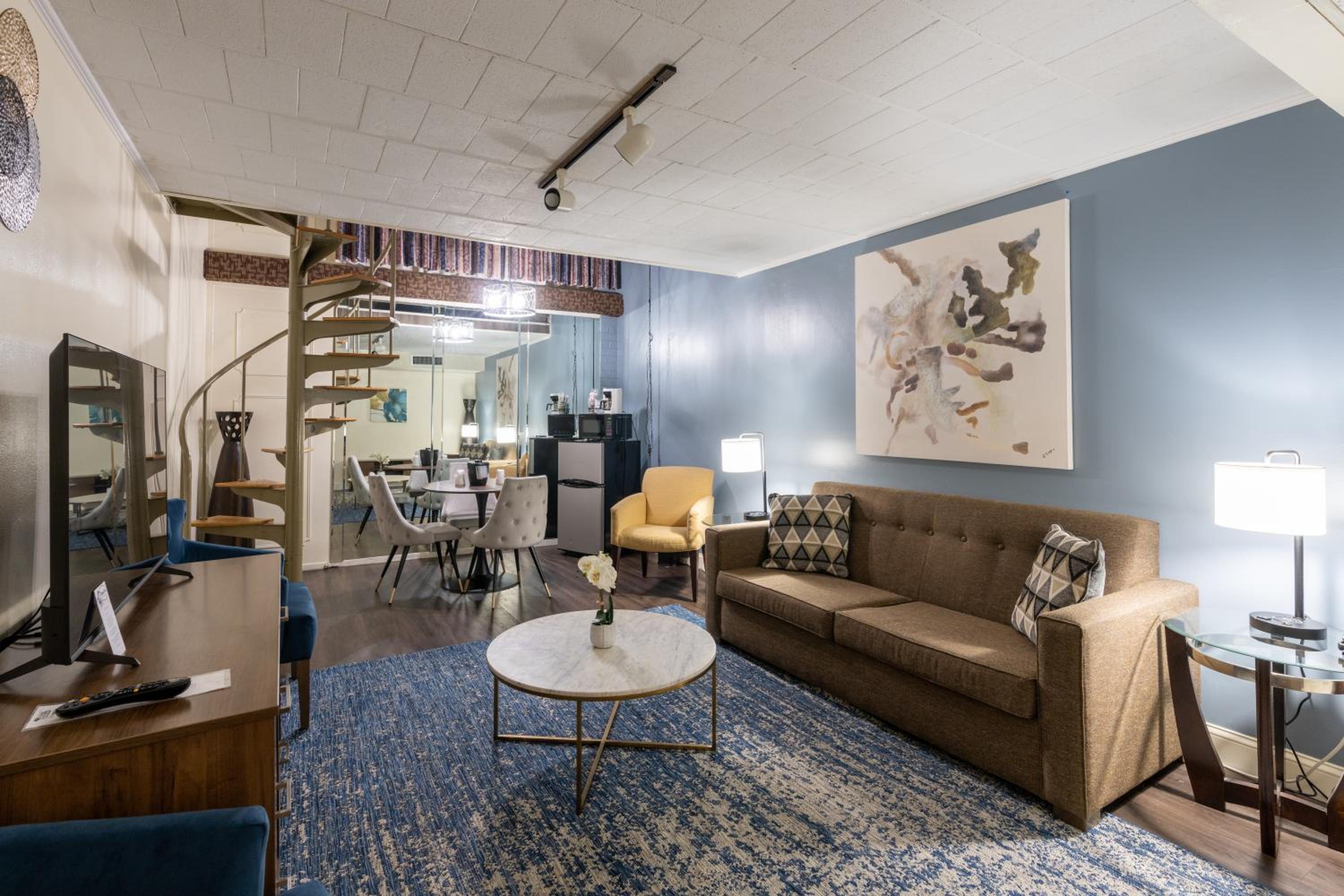 Superior King Suite photo 1