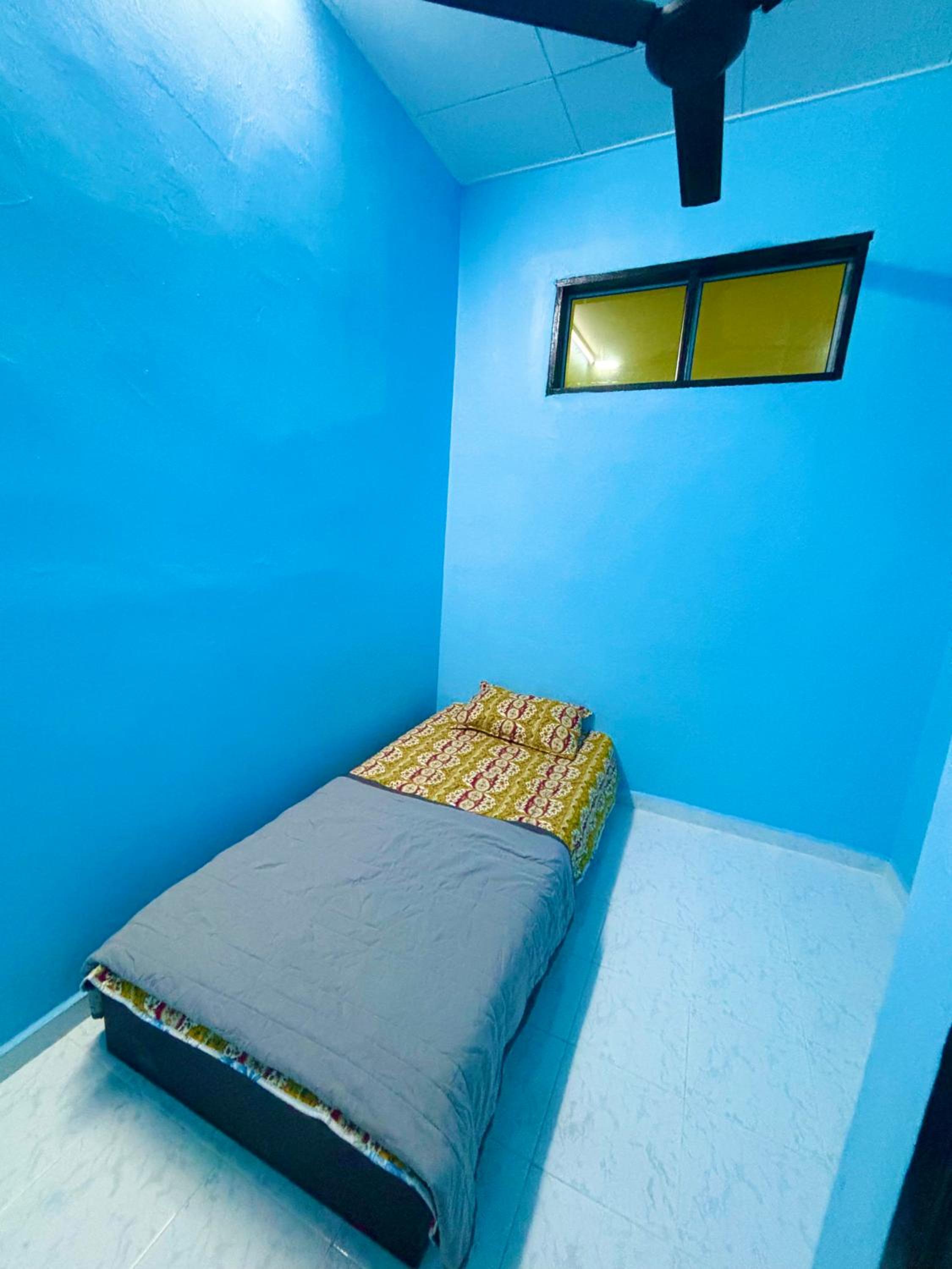 Three-Bedroom House photo 3