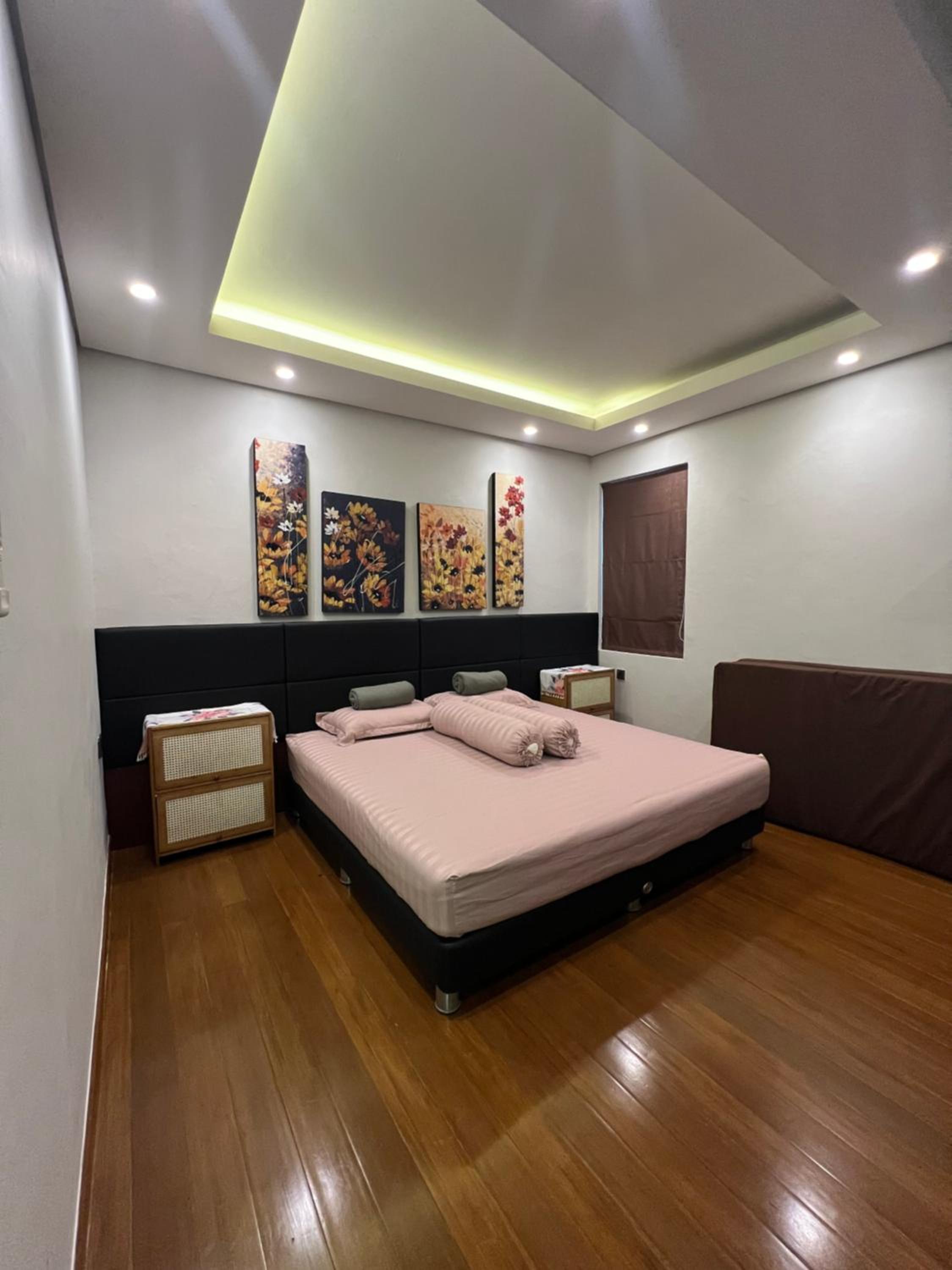 Three-Bedroom Villa photo 1