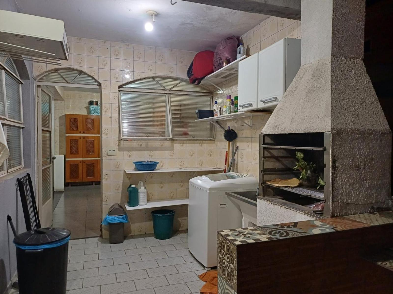Three-Bedroom House photo 3