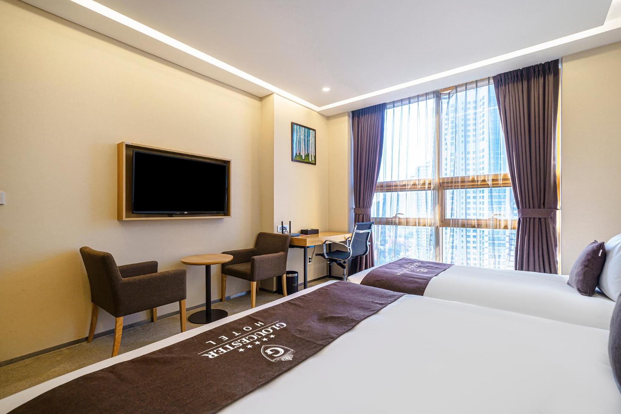 Premier Family Twin Room - Photo 3