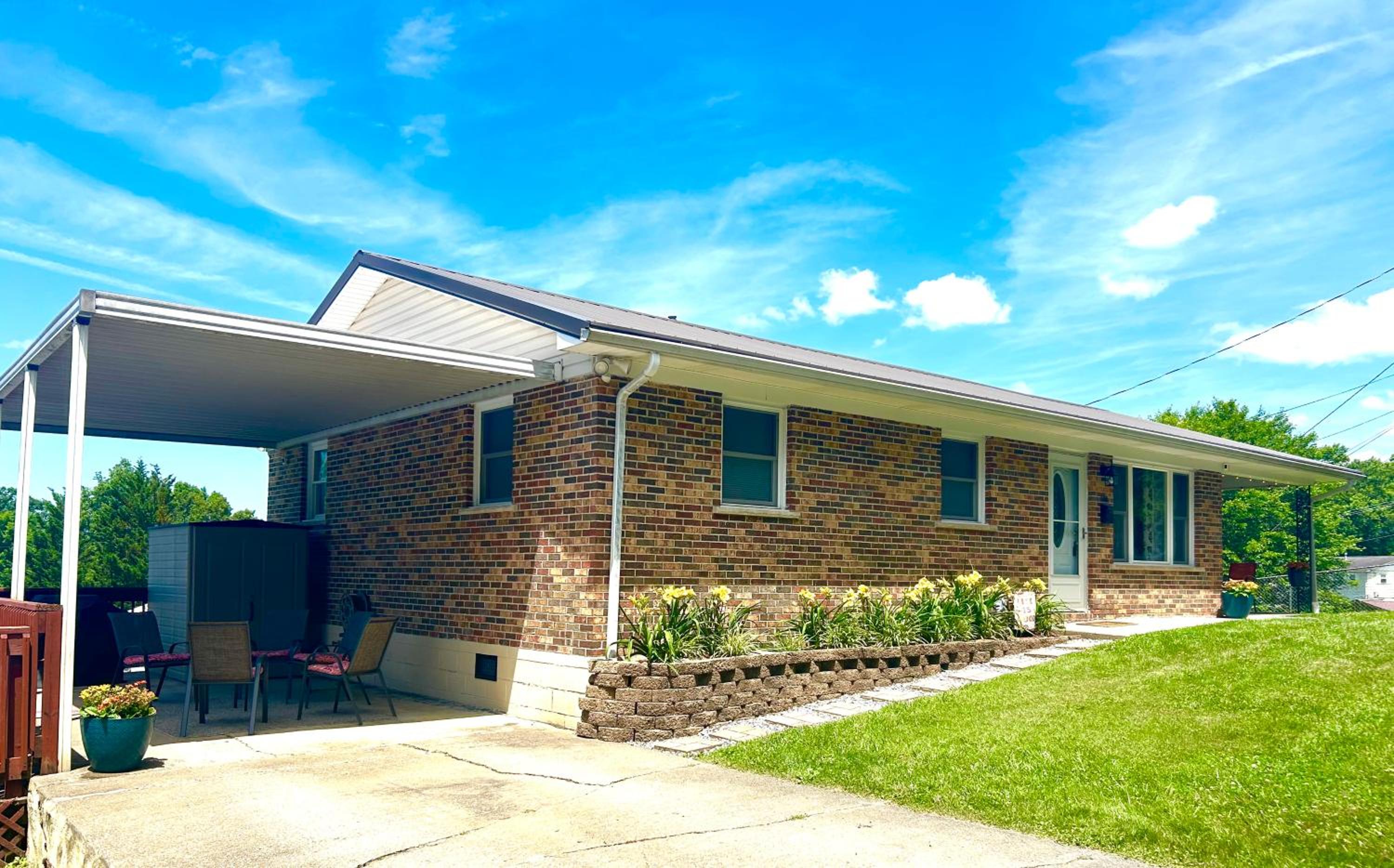 Four-Bedroom House photo 2