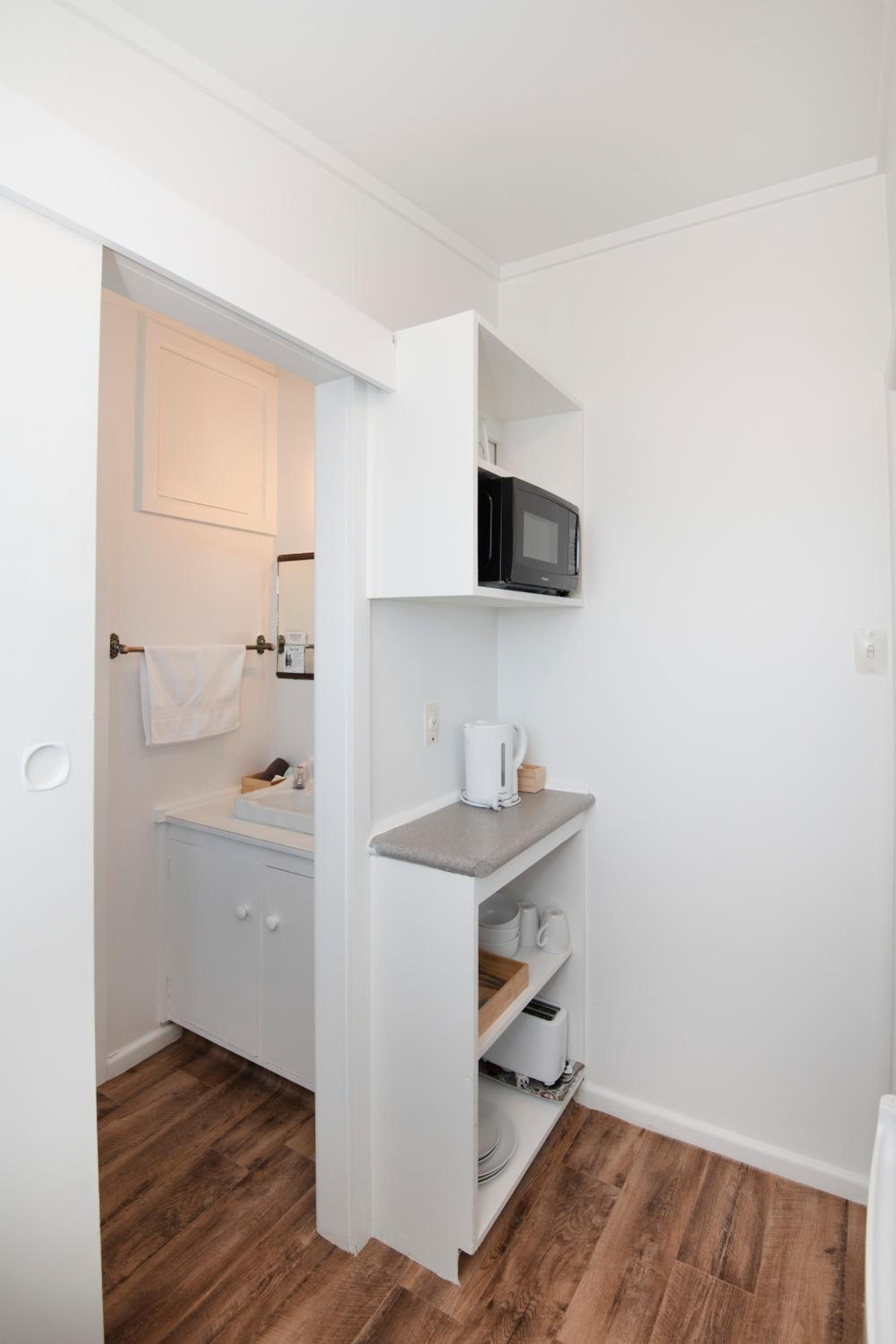 Single Room - Photo 2