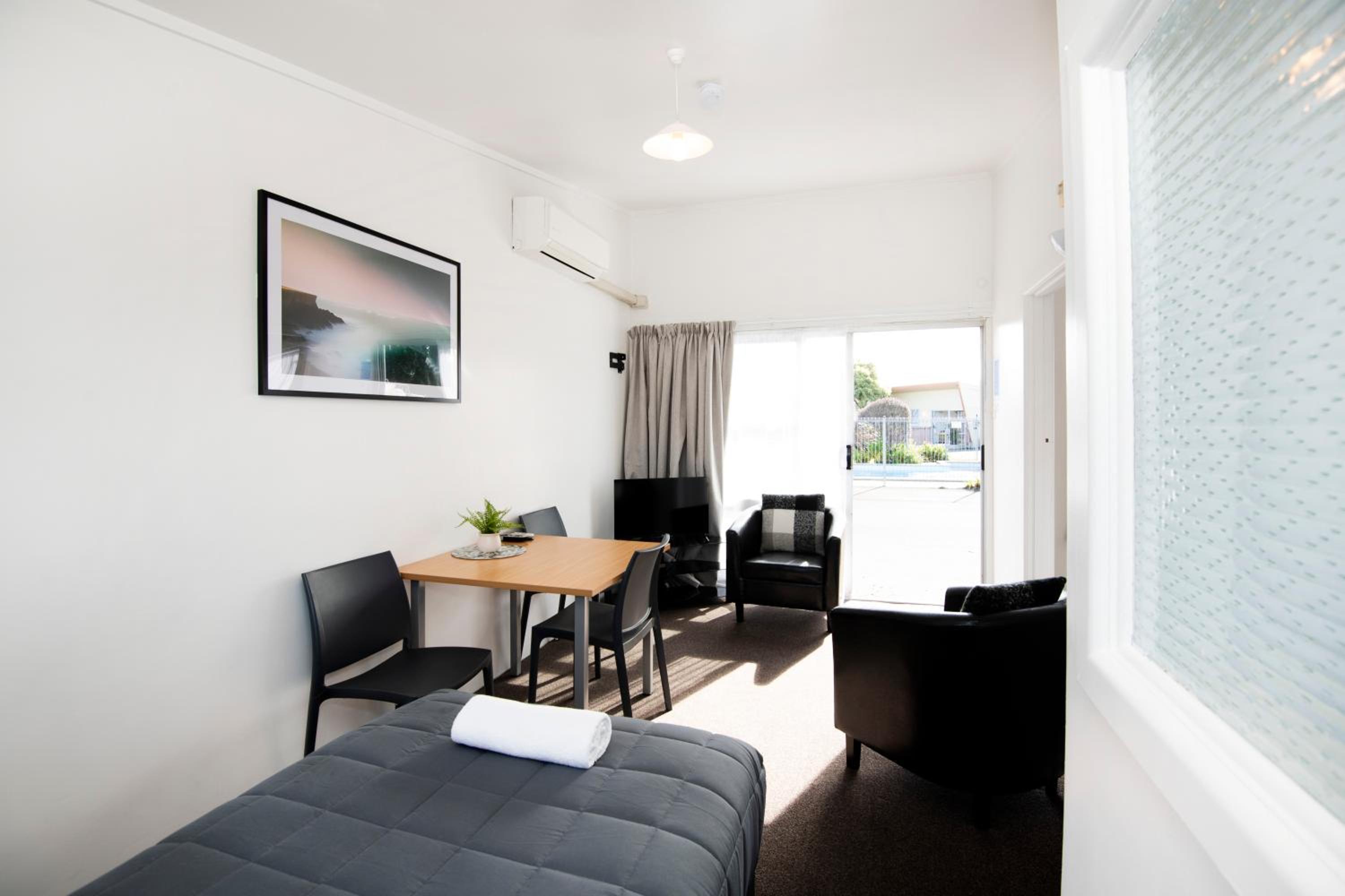 Single Room - Photo 1