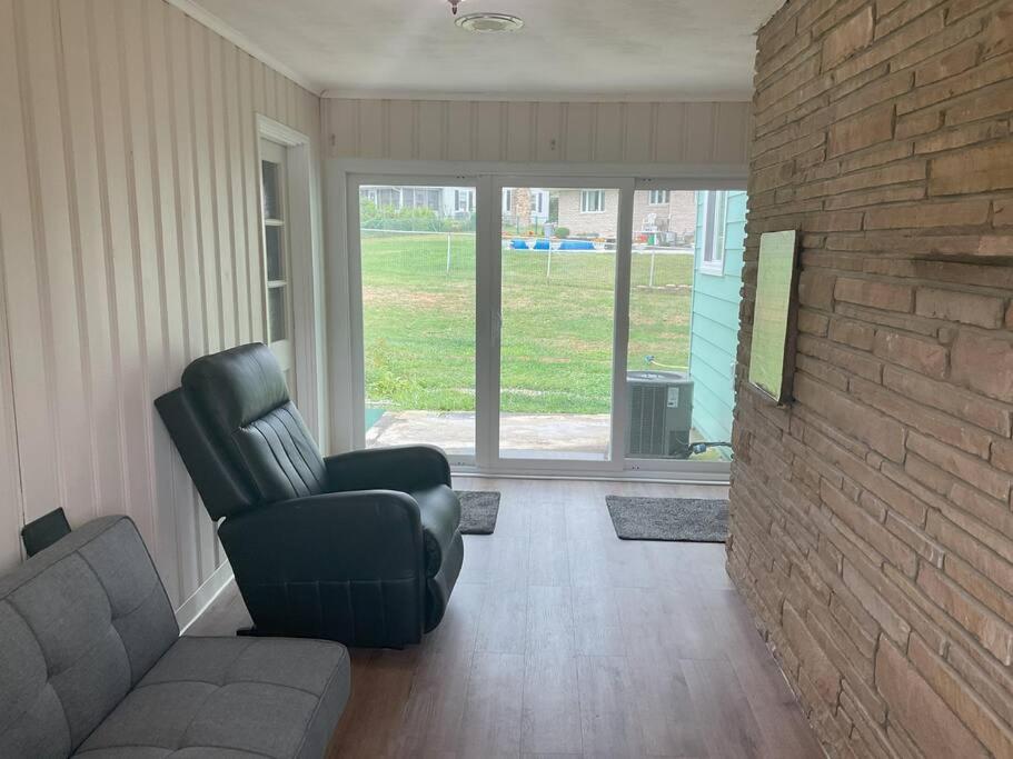 Three-Bedroom House photo 1